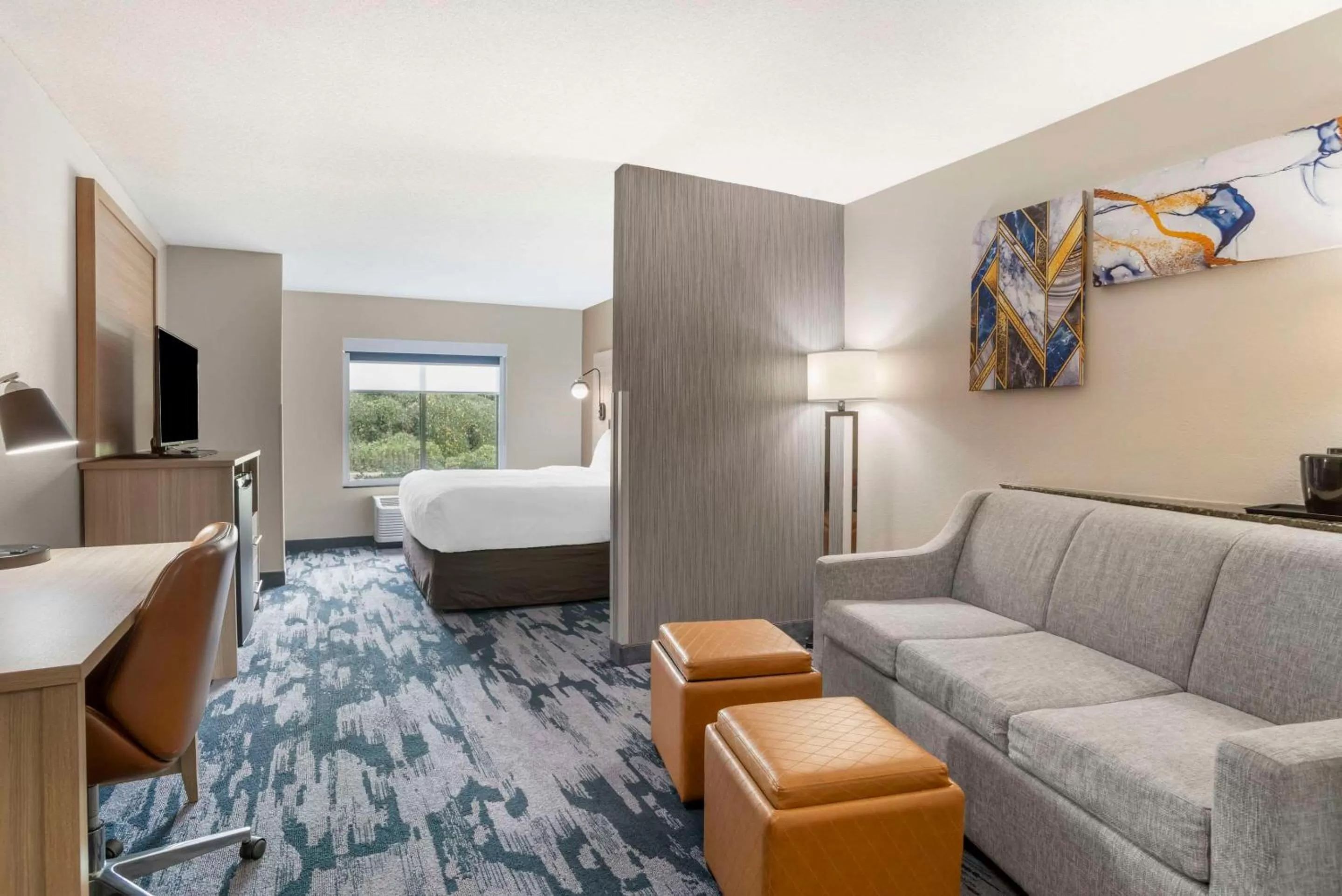 King Suite with Roll-In Shower - Accessible/Non-Smoking in Comfort Suites At WestGate Mall