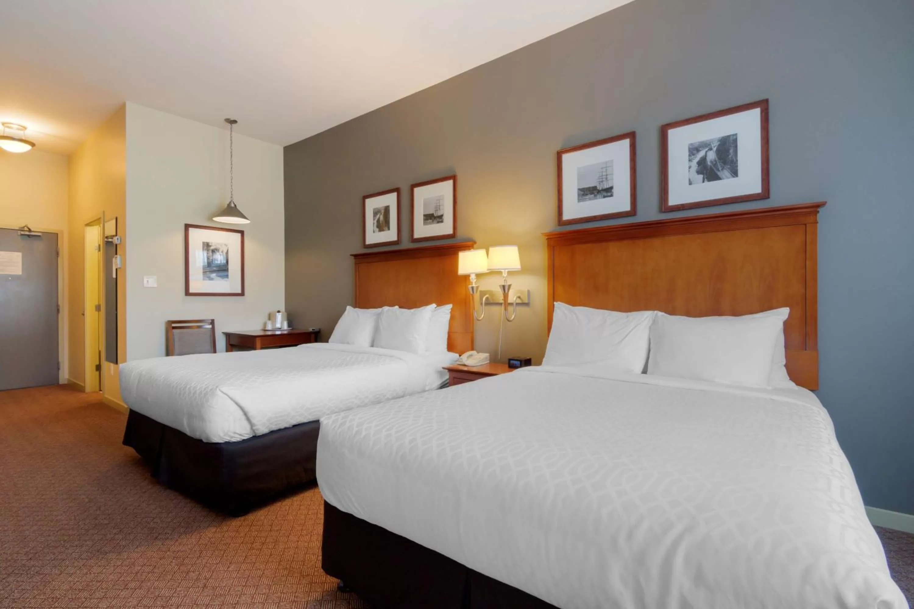 Queen Room with Two Queen Beds - Non-Smoking in Best Western PLUS Chemainus Inn