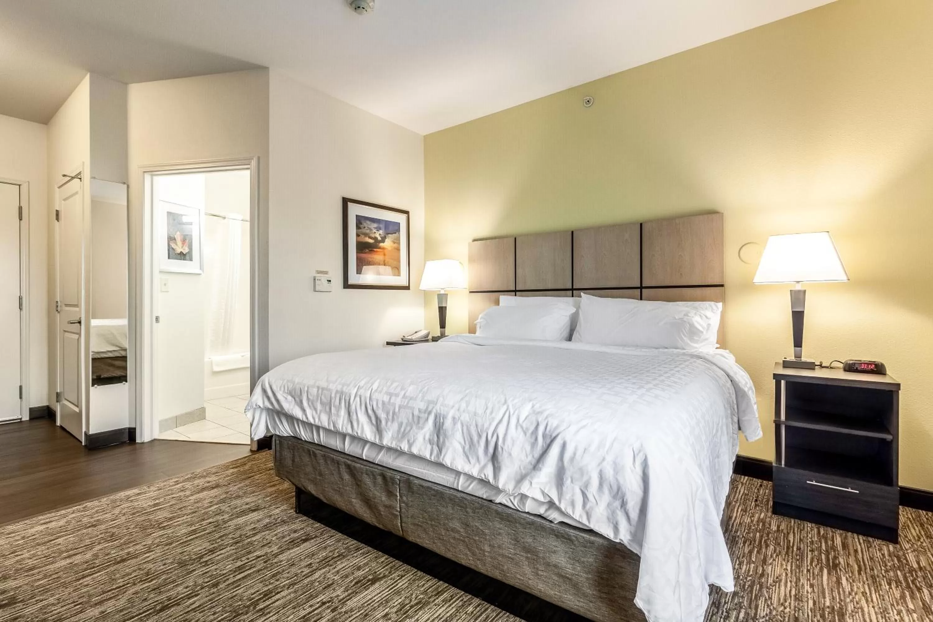 One-Bedroom Suite in Candlewood Suites Lincoln by IHG