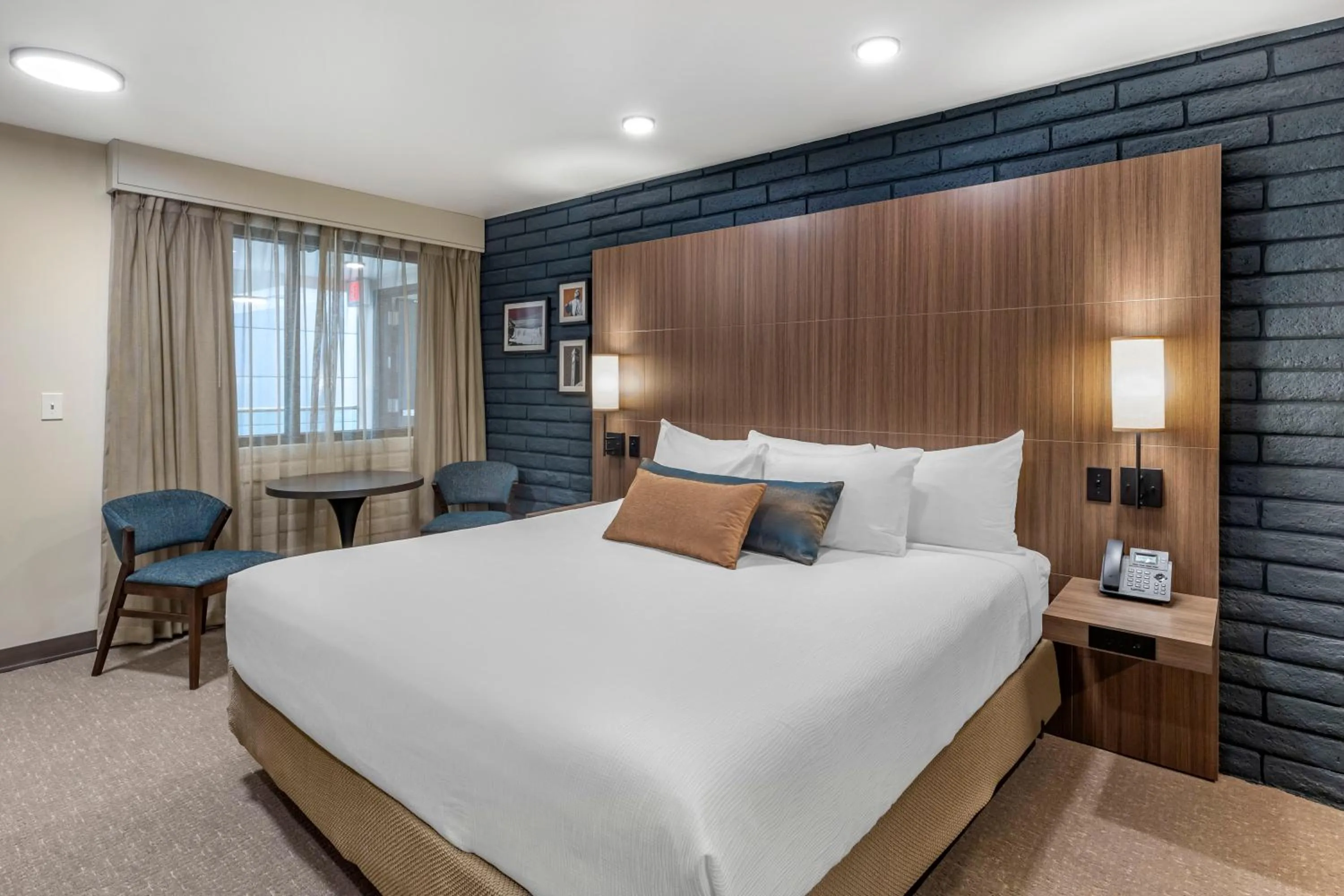 King Room - Non Smoking in The Gibson Hotel Great Falls, an Ascend Collection Hotel