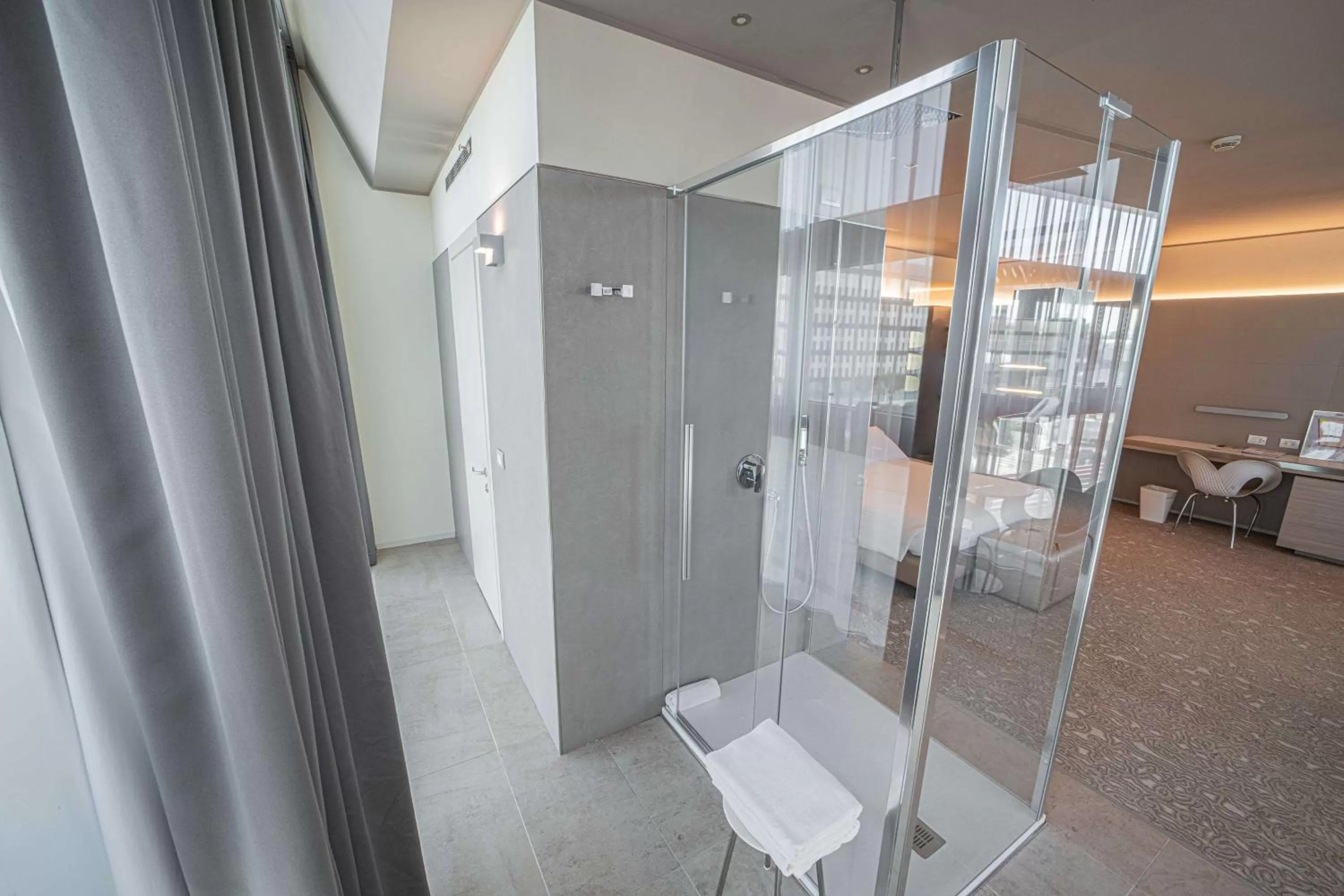 Deluxe Double Room with Shower in Best Western Plus Net Tower Hotel Padova