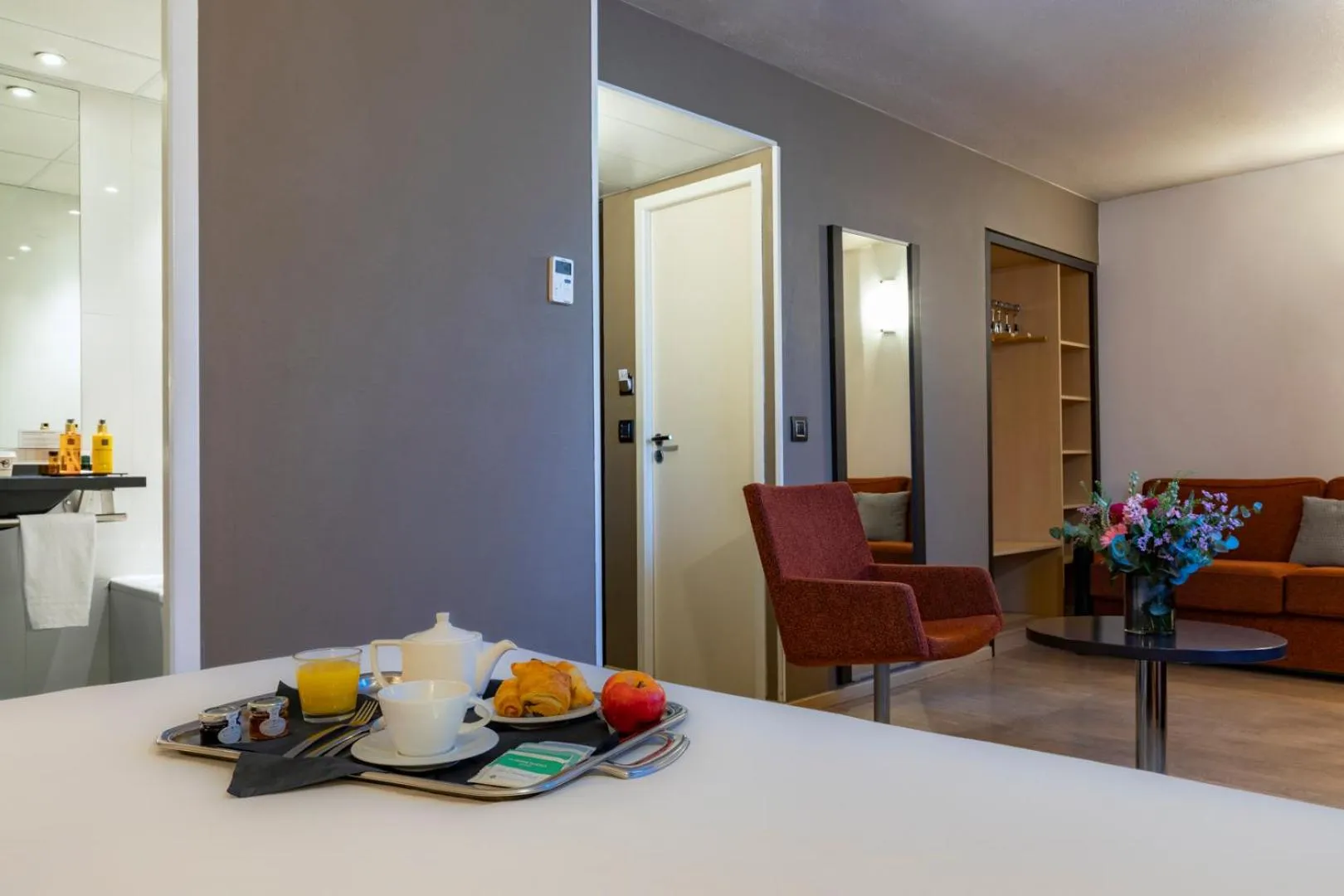 Prestige Double Room in Escale Oceania Aix-en-Provence