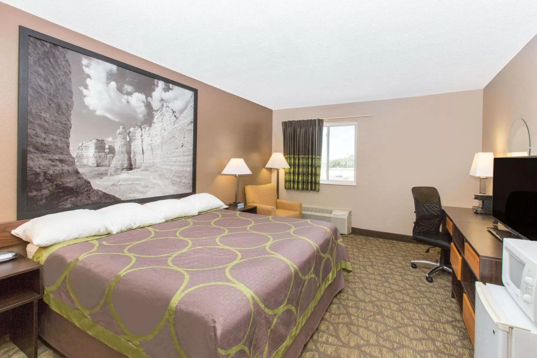 Queen Room - Smoking in Super 8 by Wyndham Belleville