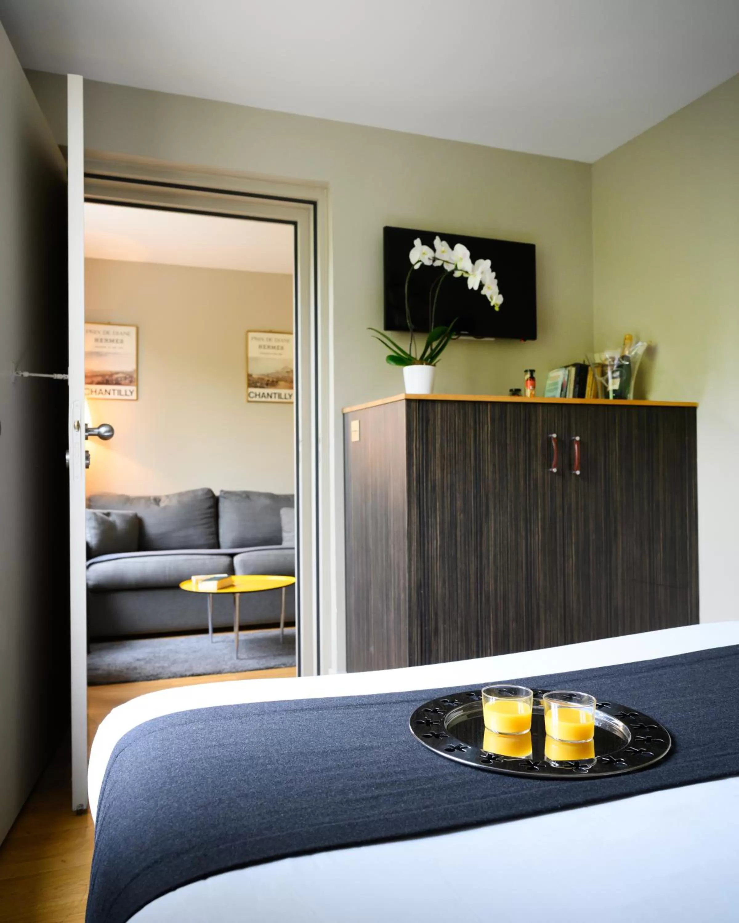 Two-Bedroom Suite in Hôtel Helzear Champs-Elysées