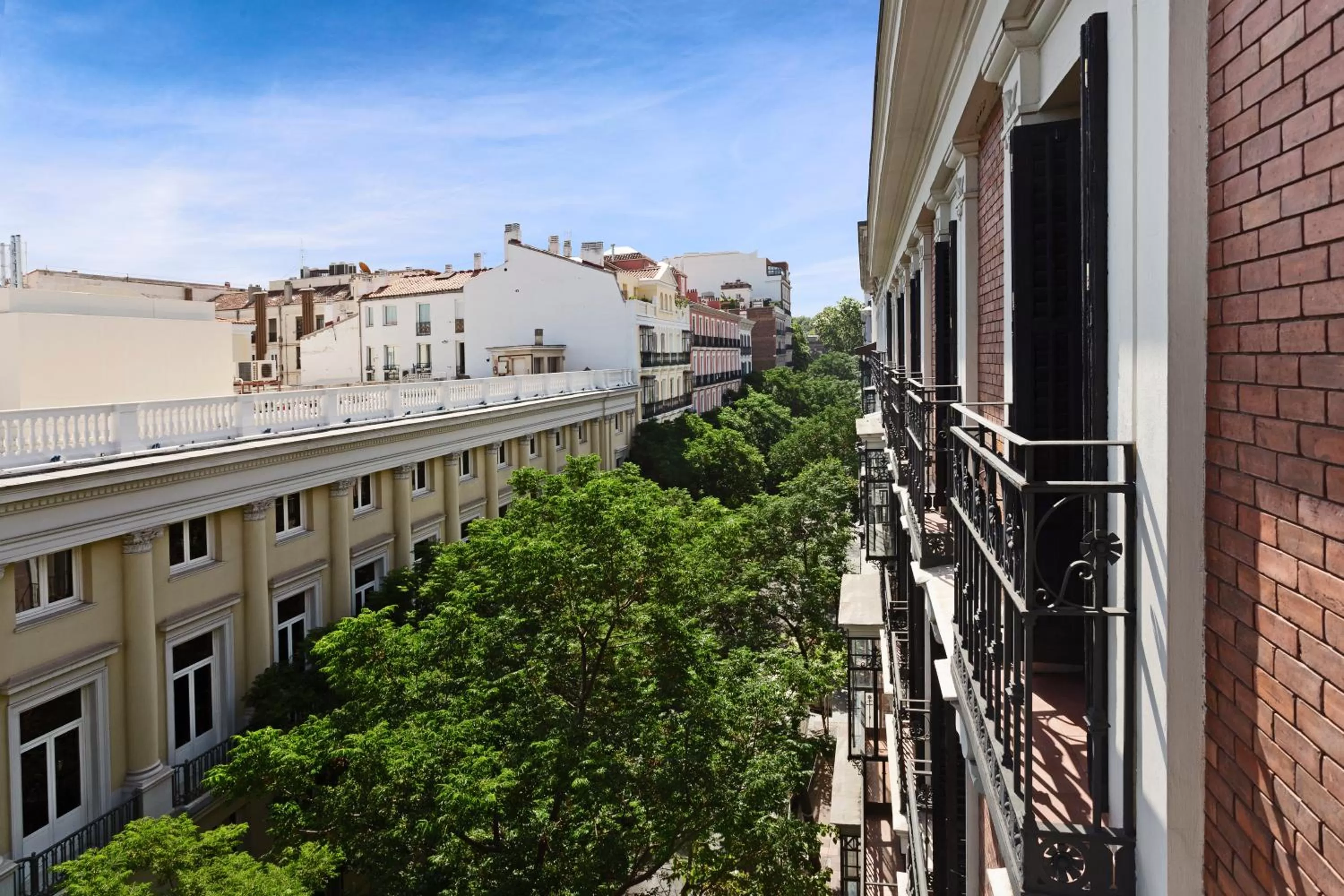 Executive Double or Twin Room with Balcony in One Shot Recoletos