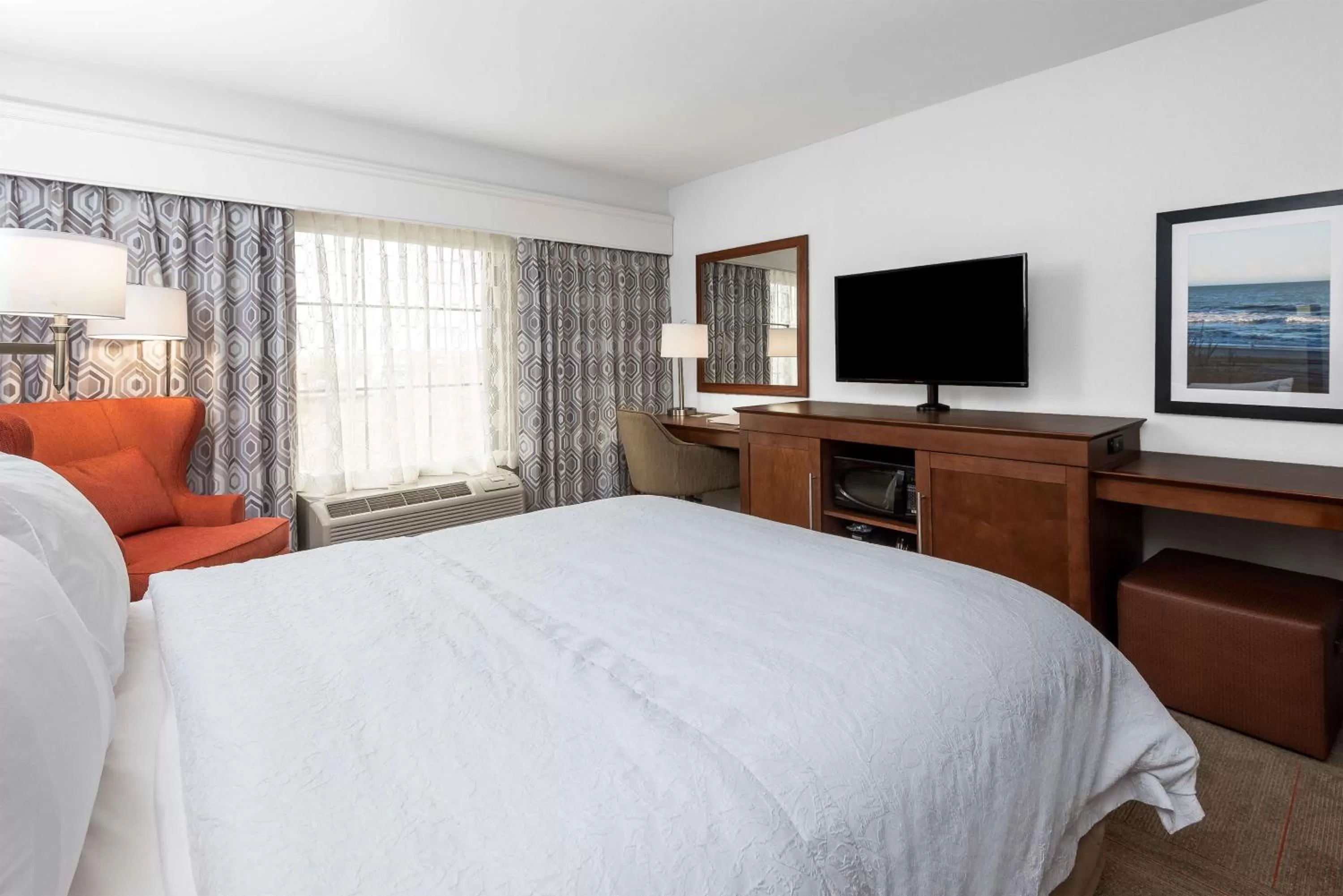 Queen Room with Walk In Shower - Non-Smoking in Hampton Inn & Suites Florence Center