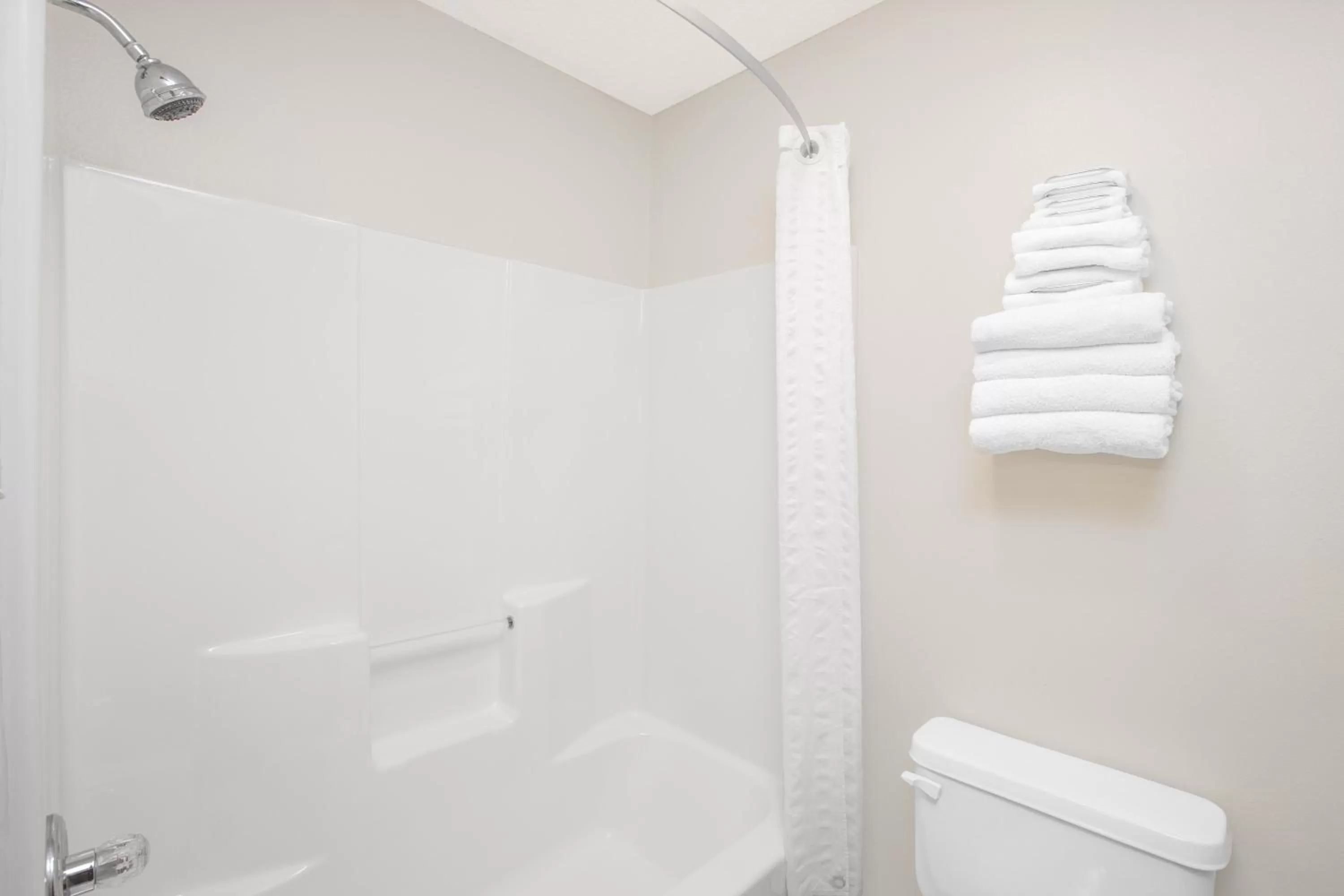 1 King Bed and 1 Double Bed, Studio Suite, Smoking in Super 8 by Wyndham Bethany MO