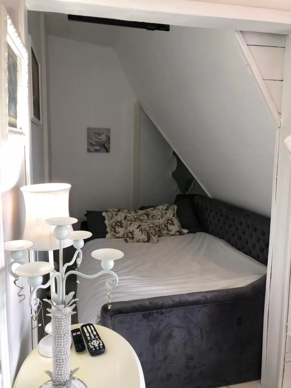 Deluxe Queen Room in Henderson Castle Inn