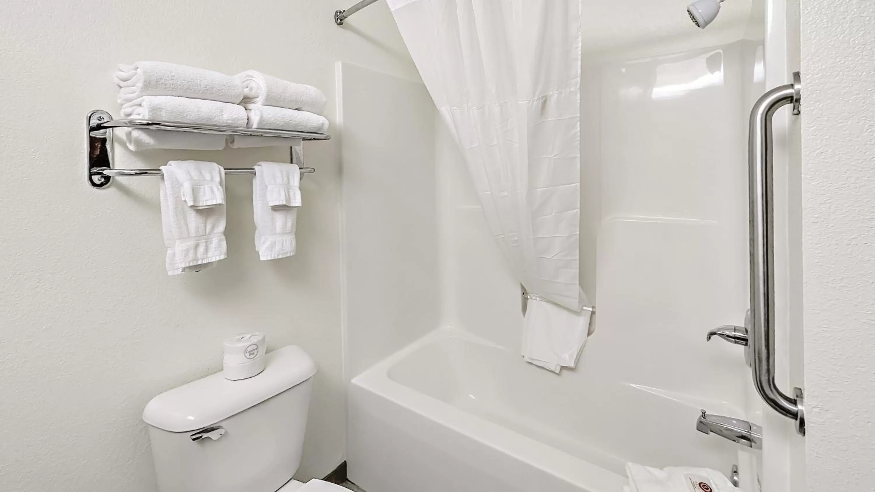 Queen Room Suite  with Two Queen Beds in Estherville Hotel & Suites