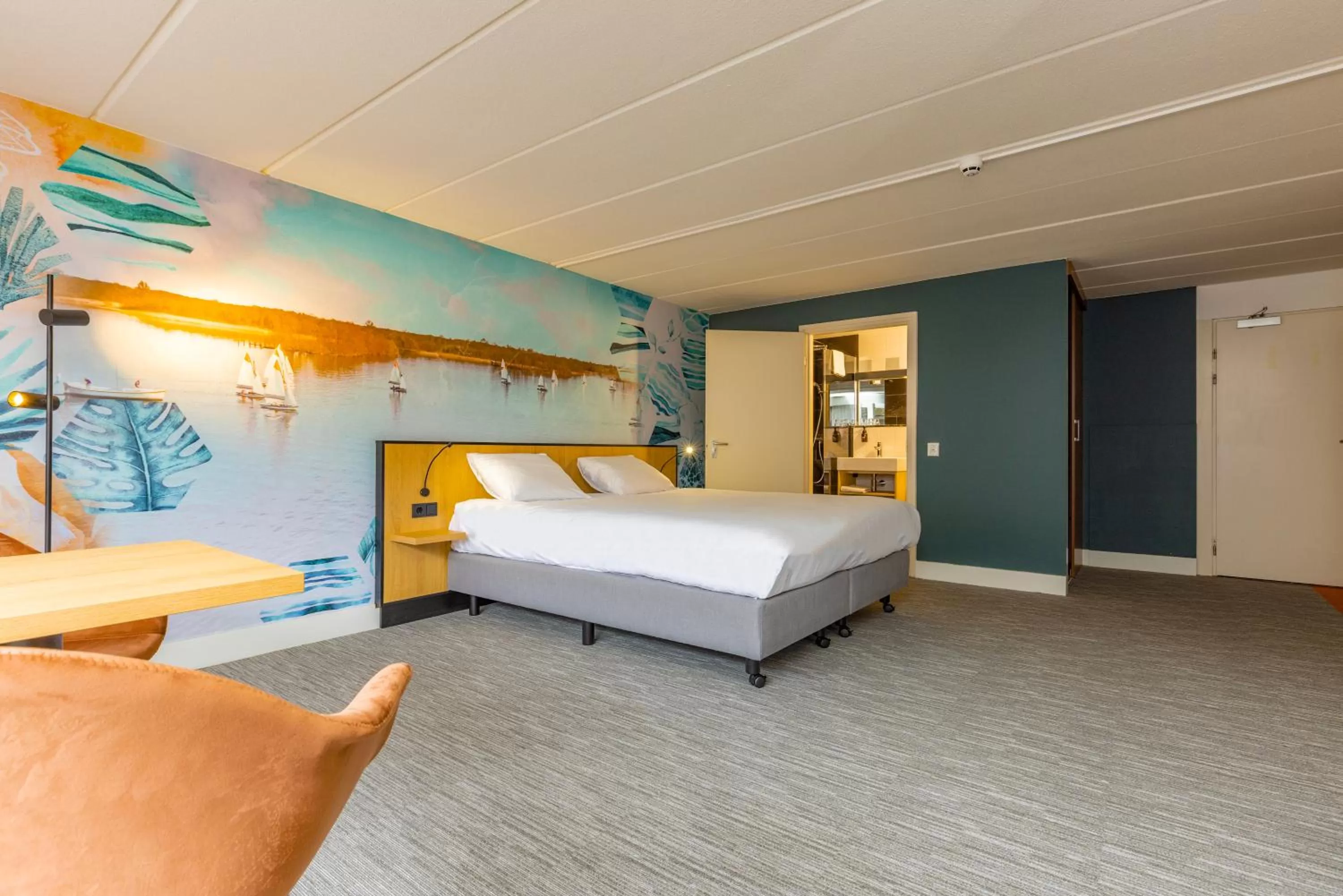 Deluxe Double Room with Balcony in Fletcher Hotel Restaurant Loosdrecht-Amsterdam