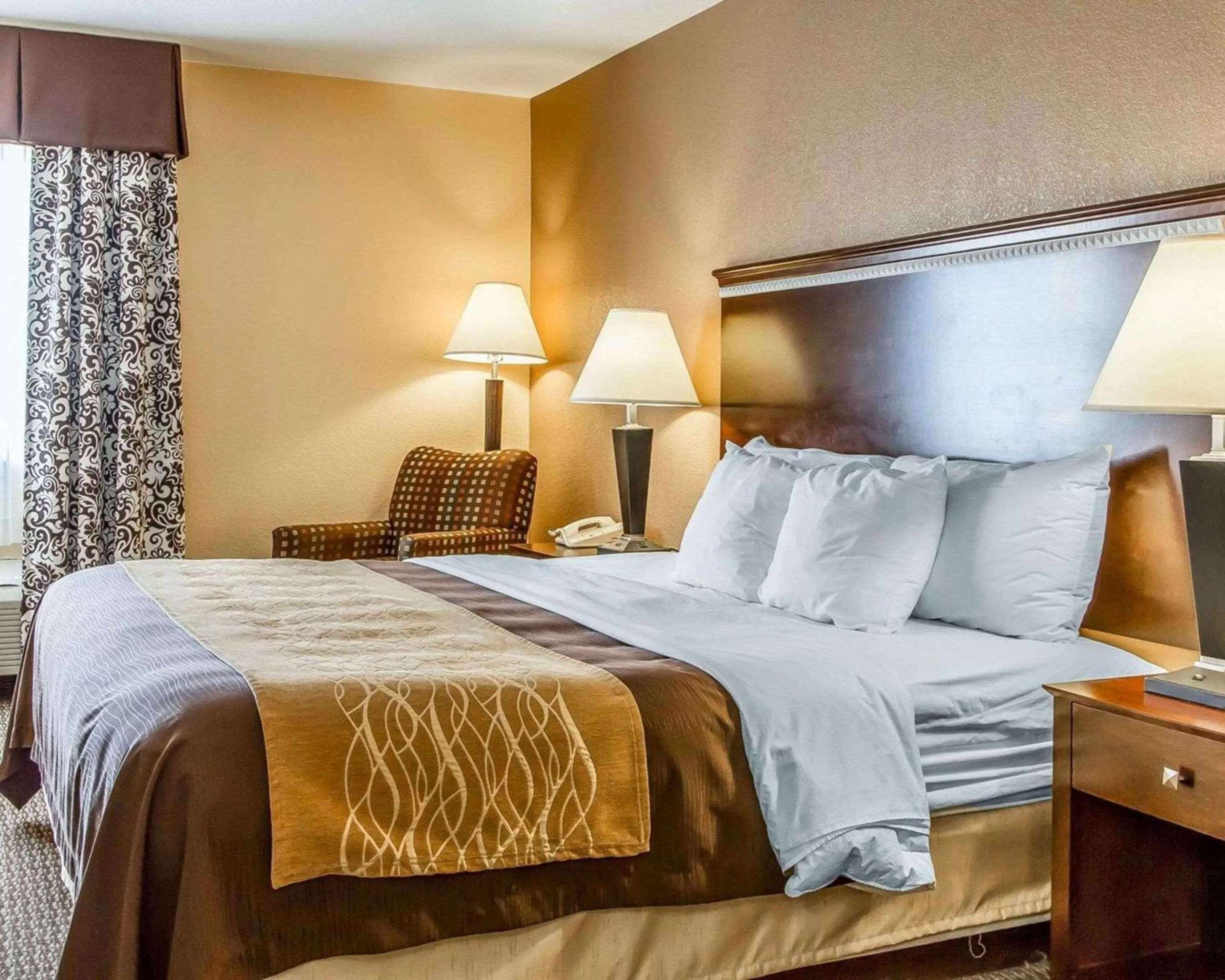 King Suite - Accessible/Non-Smoking in Quality Inn & Suites Mount Pleasant