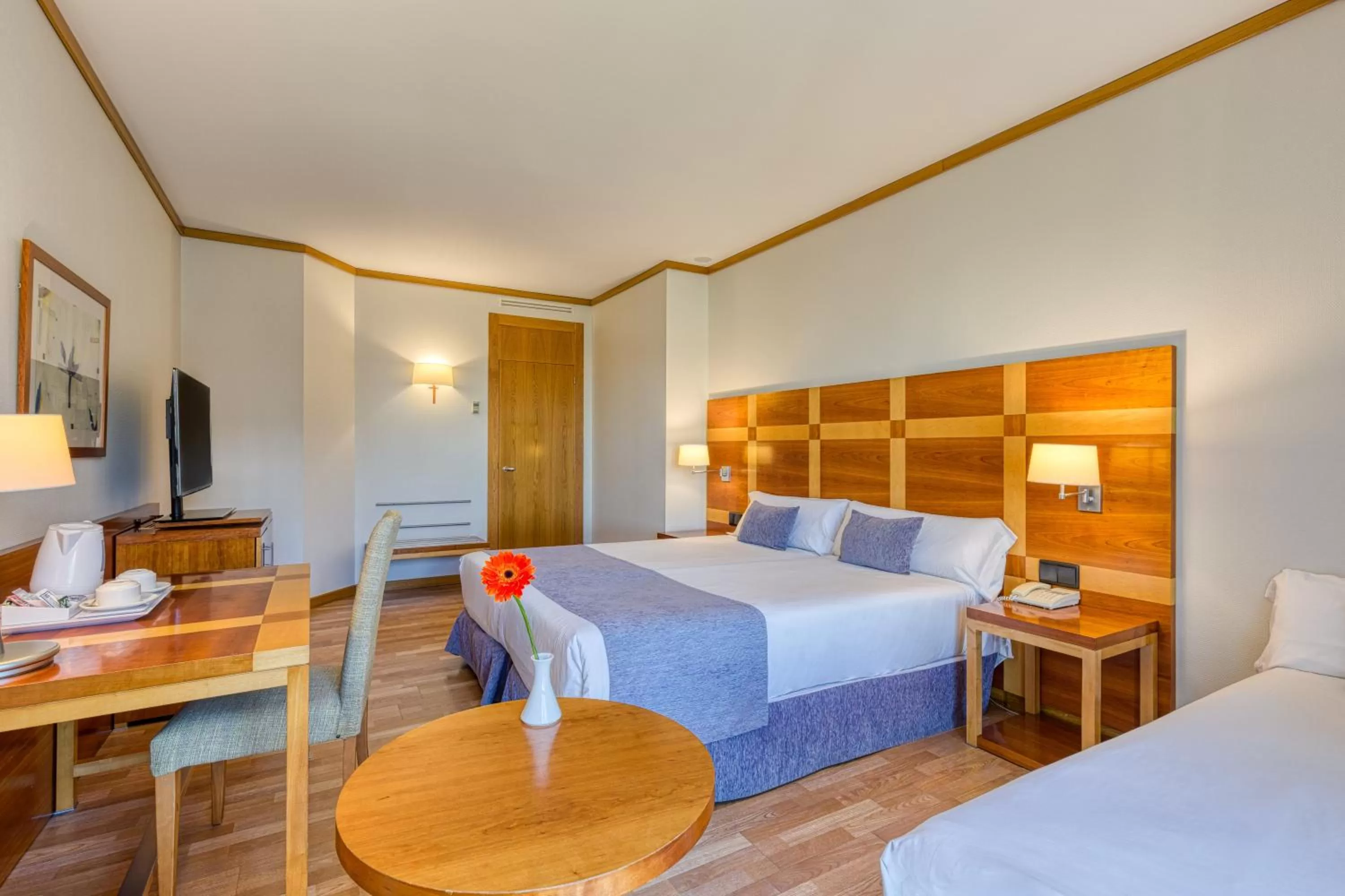 Doble con supletoria in Senator Parque Central