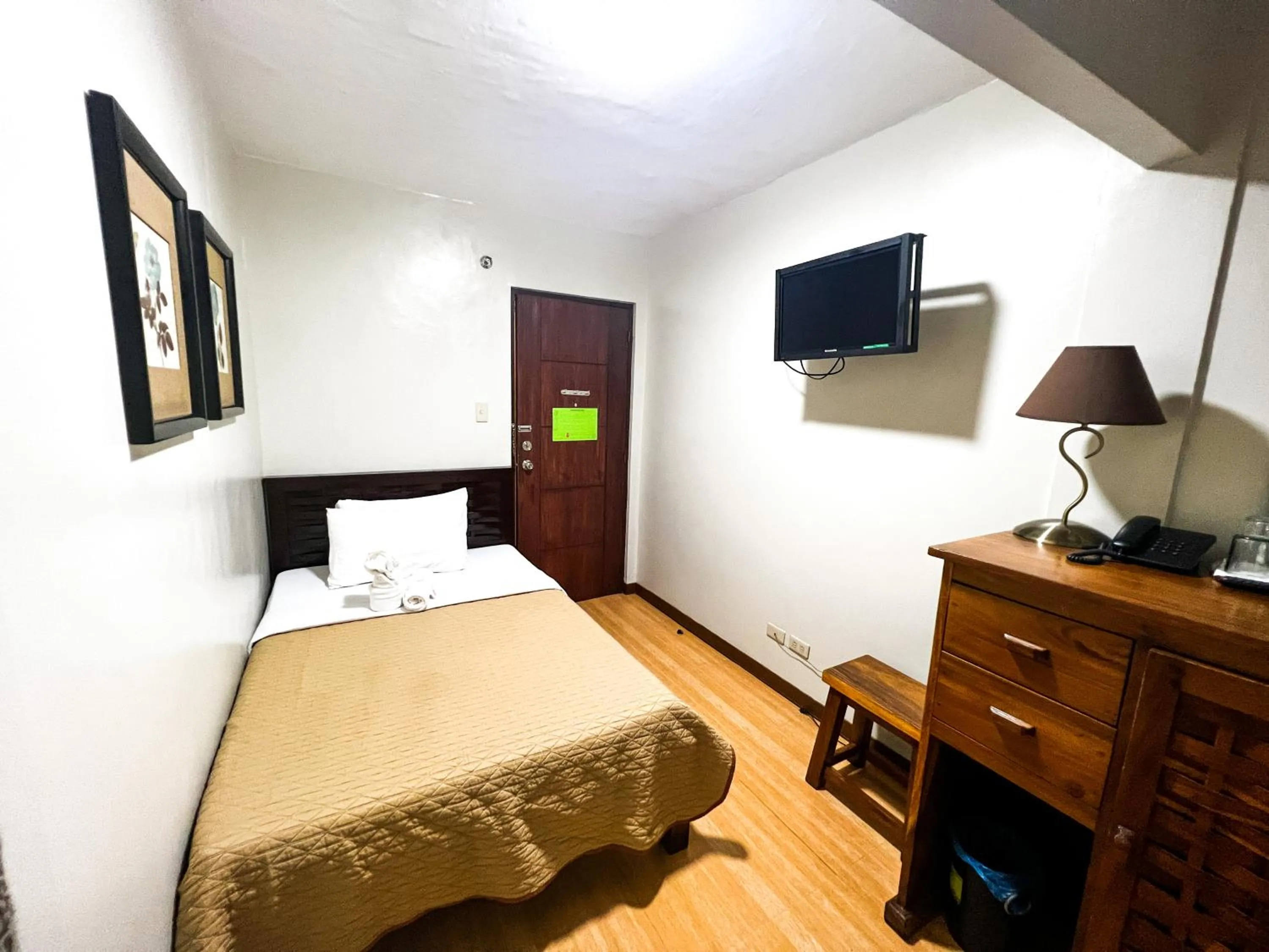 Deluxe Room in Stone House Hotel Manila