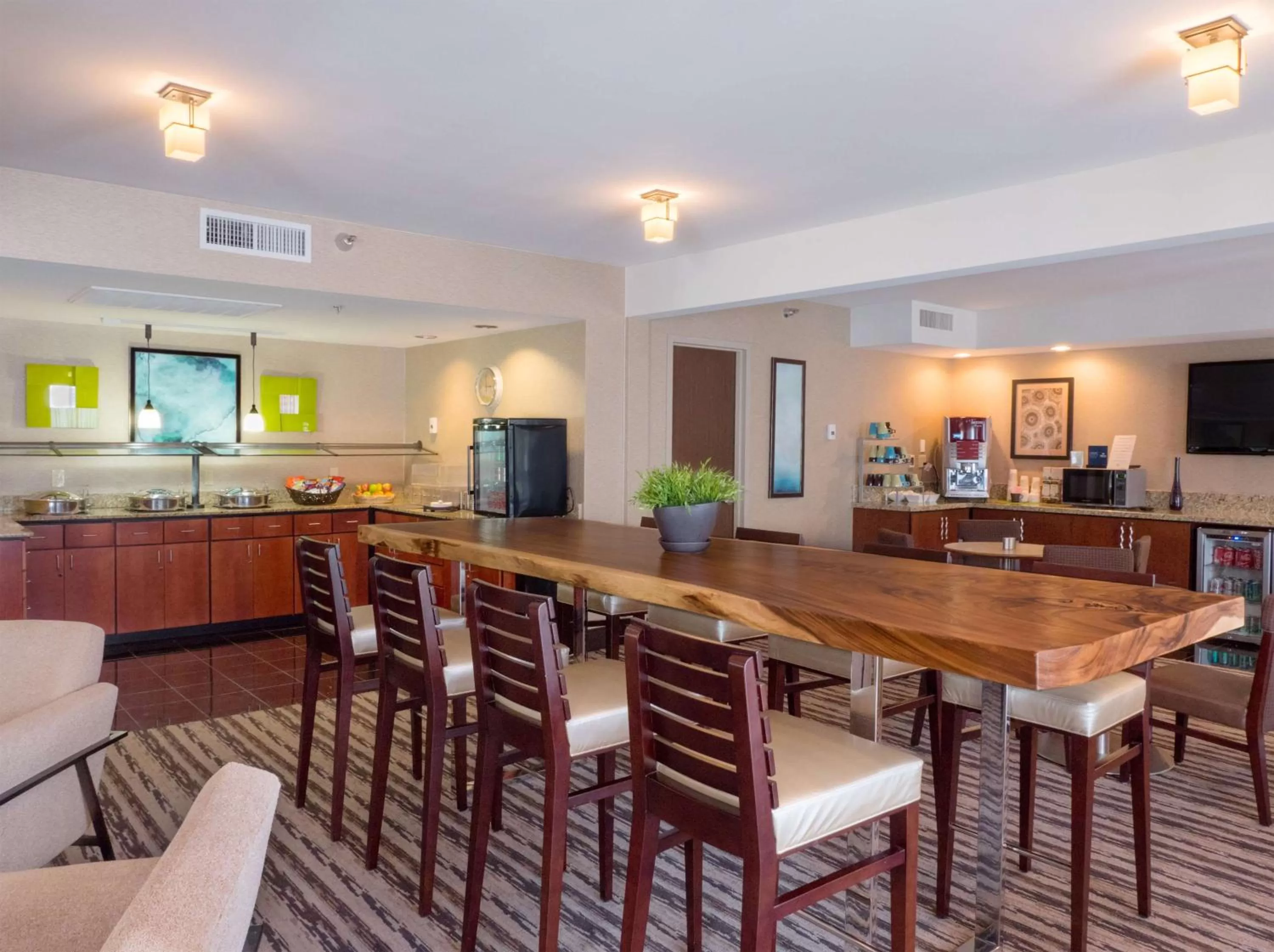 Executive King Room in Hilton Phoenix Airport