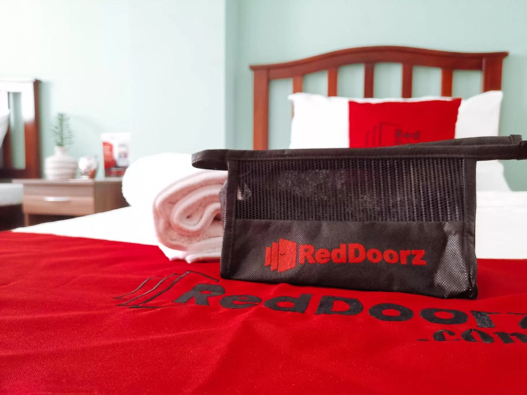 Standard Twin Room in RedDoorz Plus near Bangko Sentral Ng Pilipinas Davao