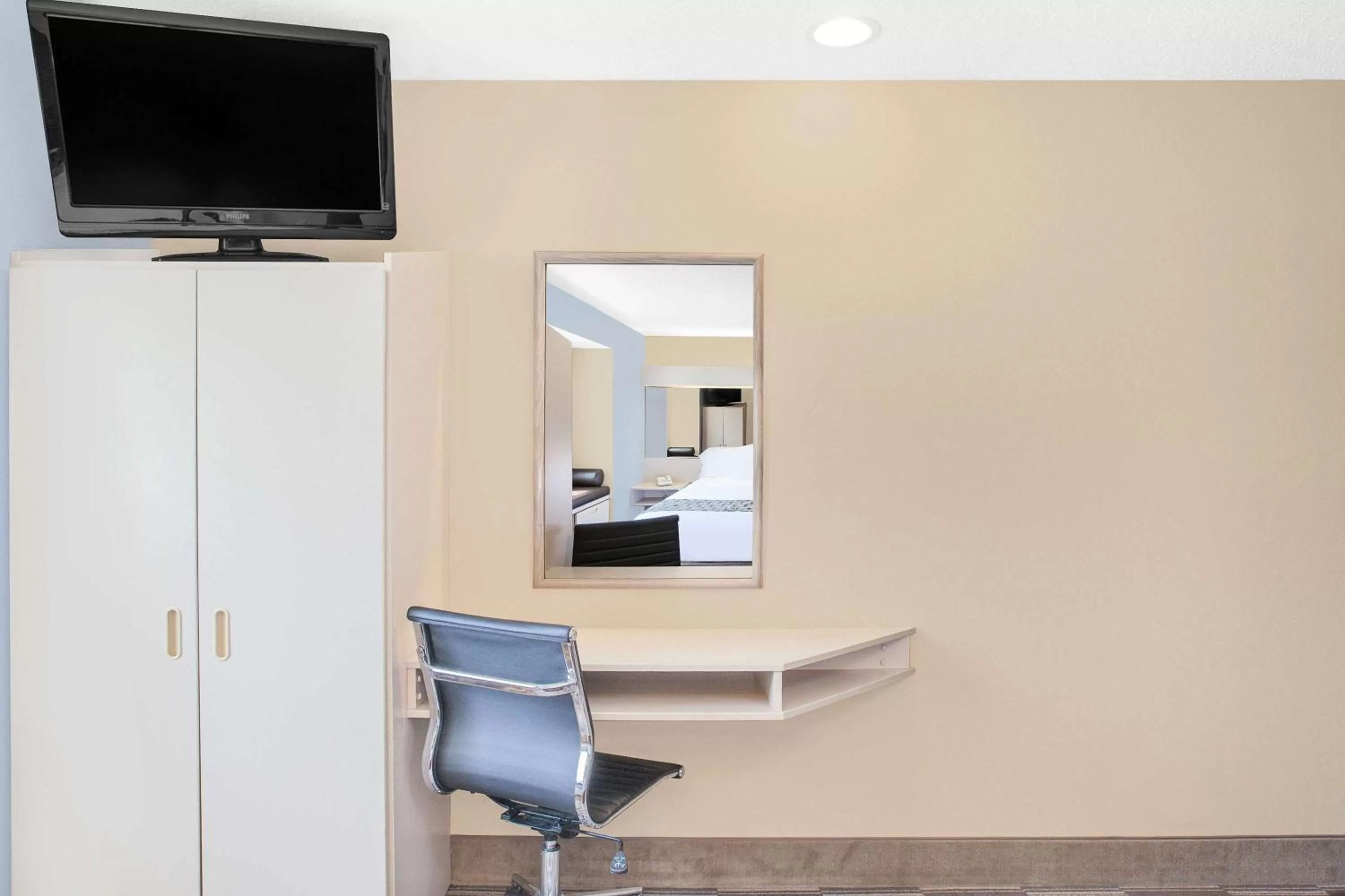 Deluxe Queen Room - Disability Access - Non-Smoking in Microtel Inn and Suites Clear Lake