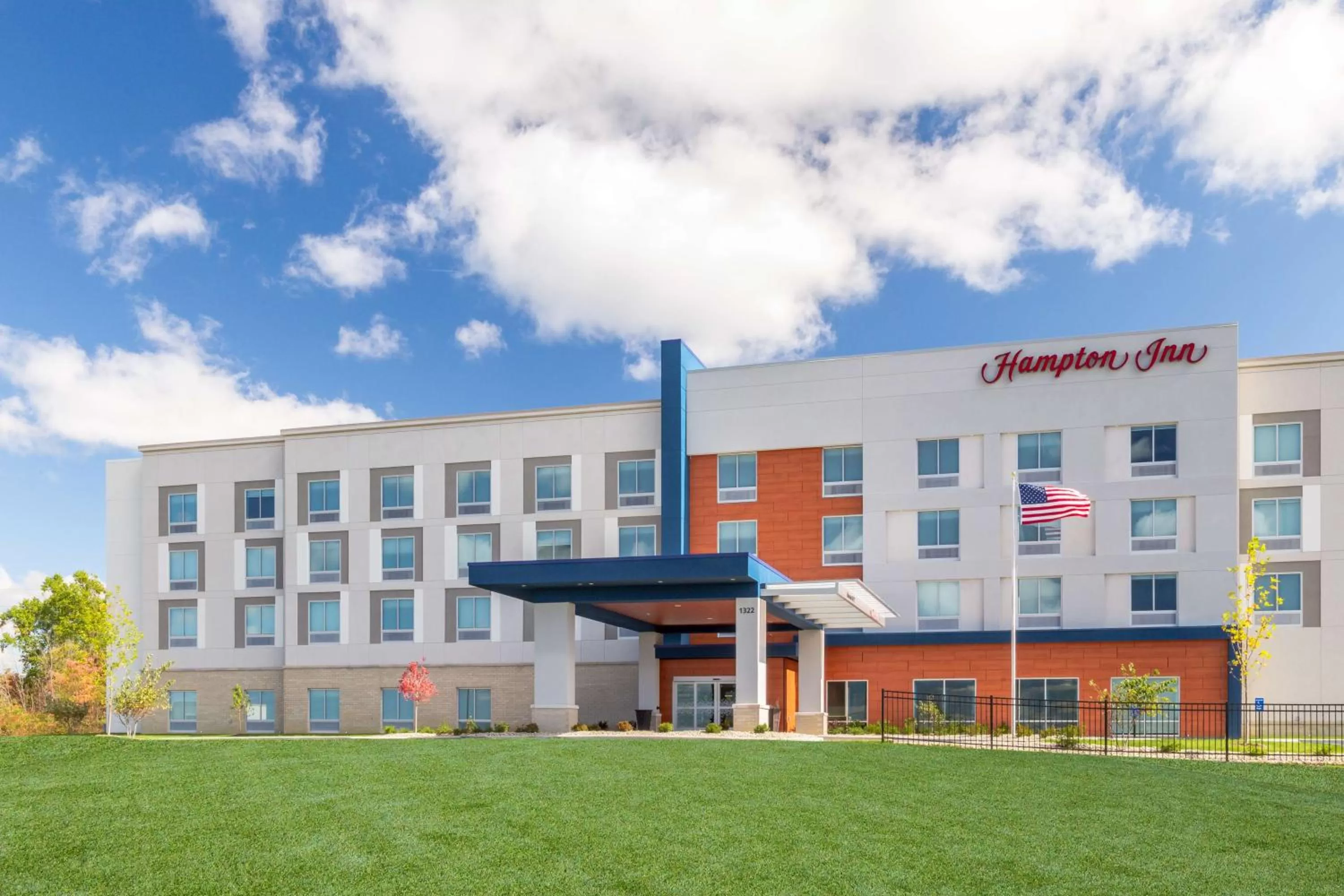 Property building in Hampton Inn Bedford In, In