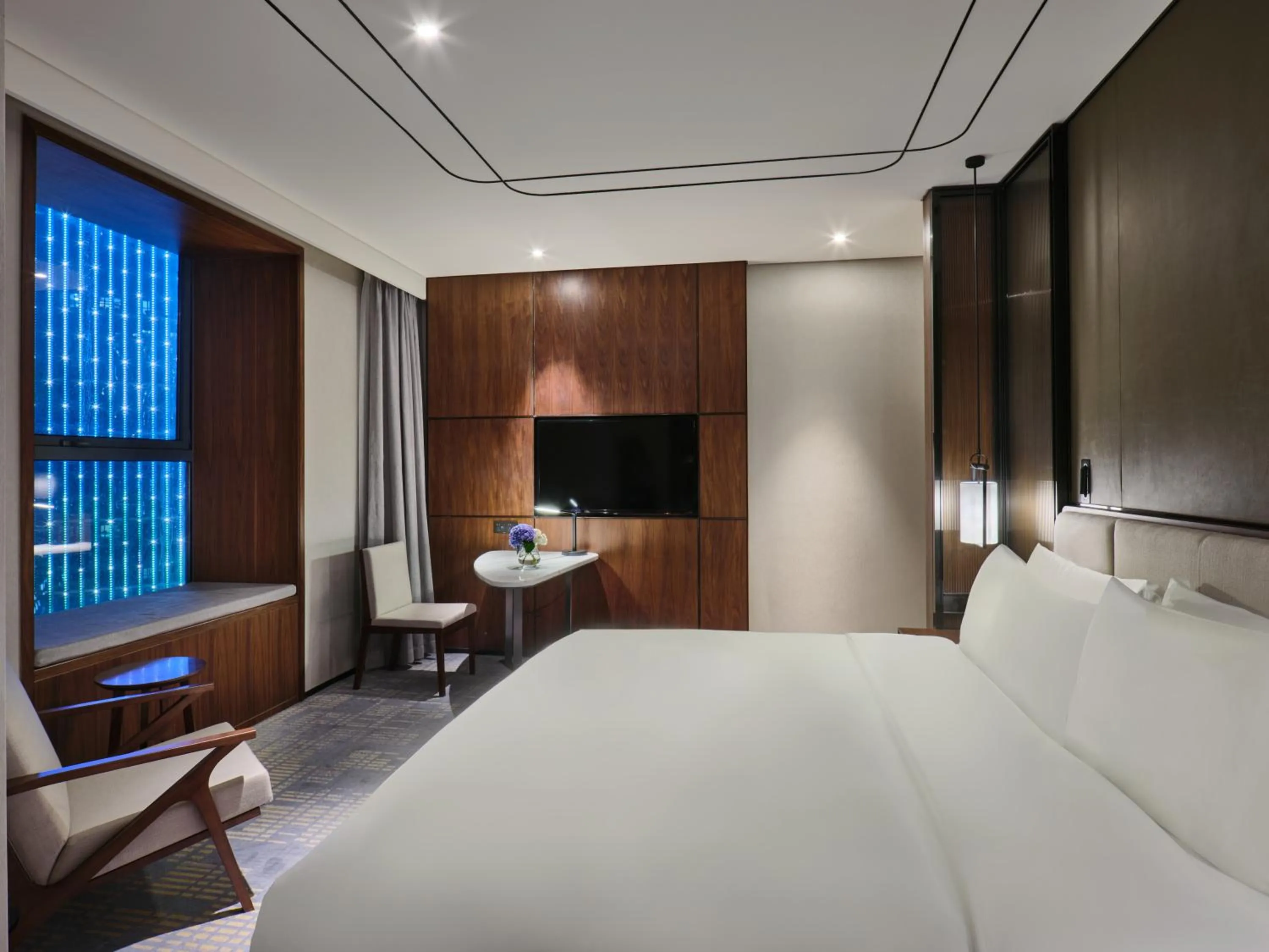 1 King One Bedroom Suite Lounge Access in Crowne Plaza Wuhan Development Zone by IHG