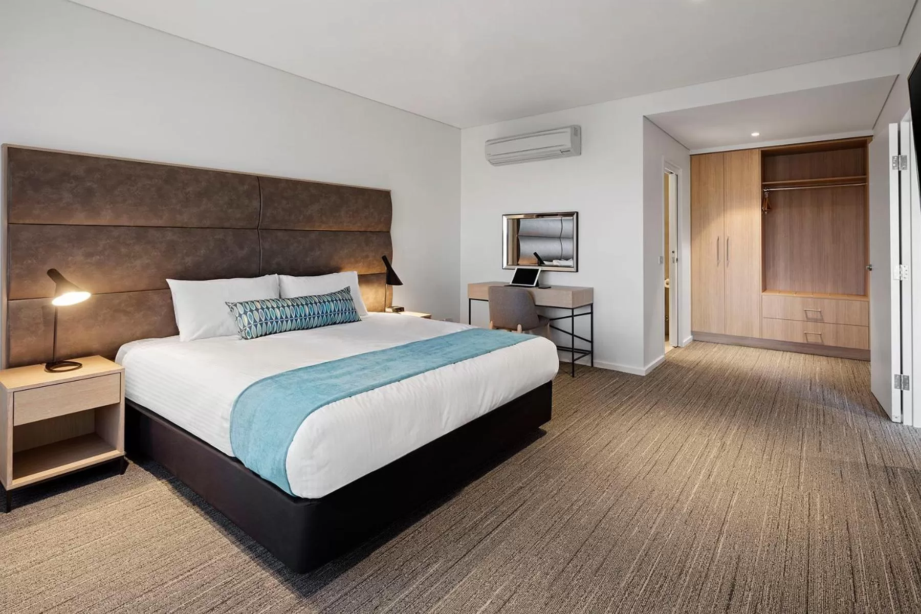 One-Bedroom Apartment in Quality Hotel Lakeside