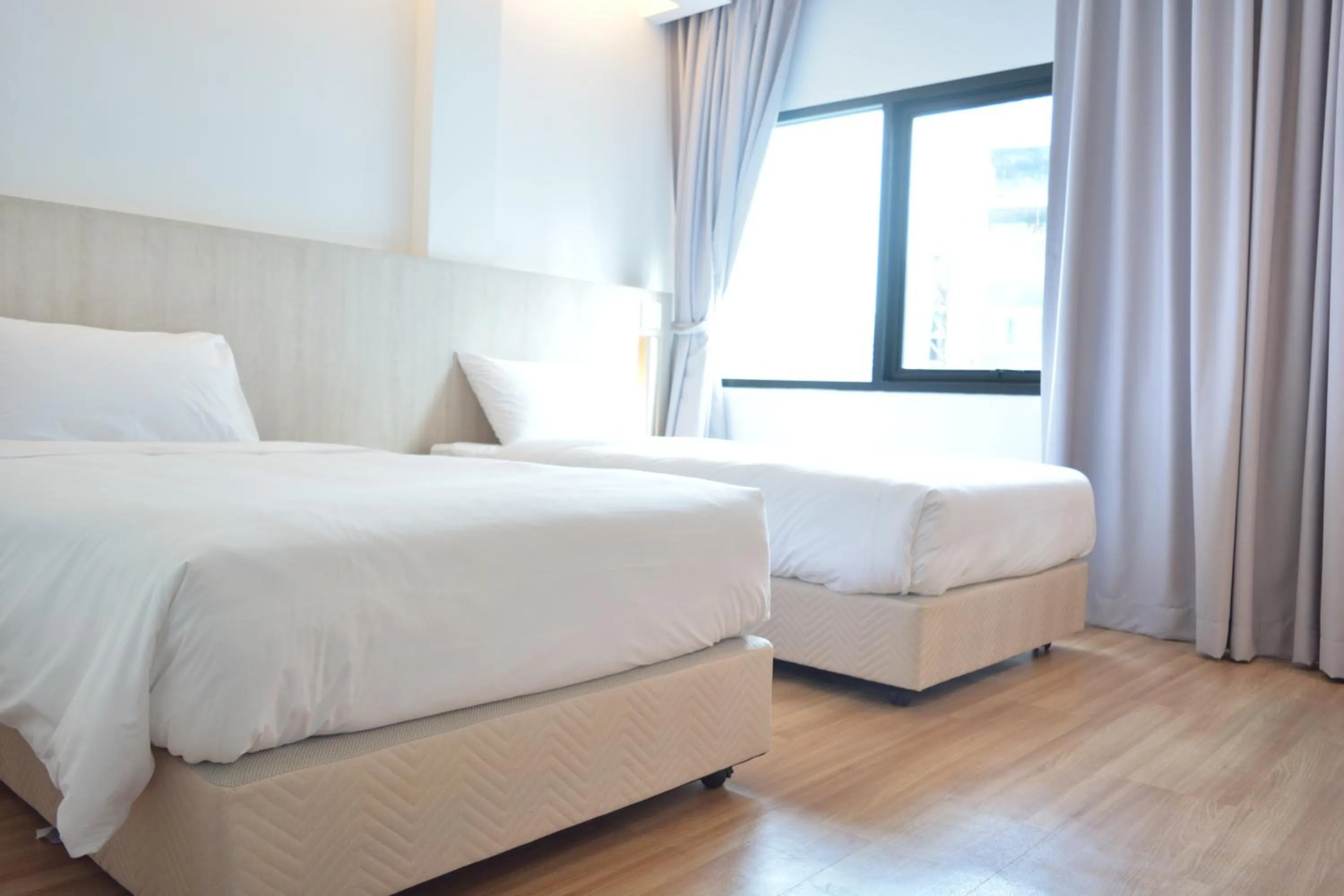 Budget Twin Room in Rezt Bangkok