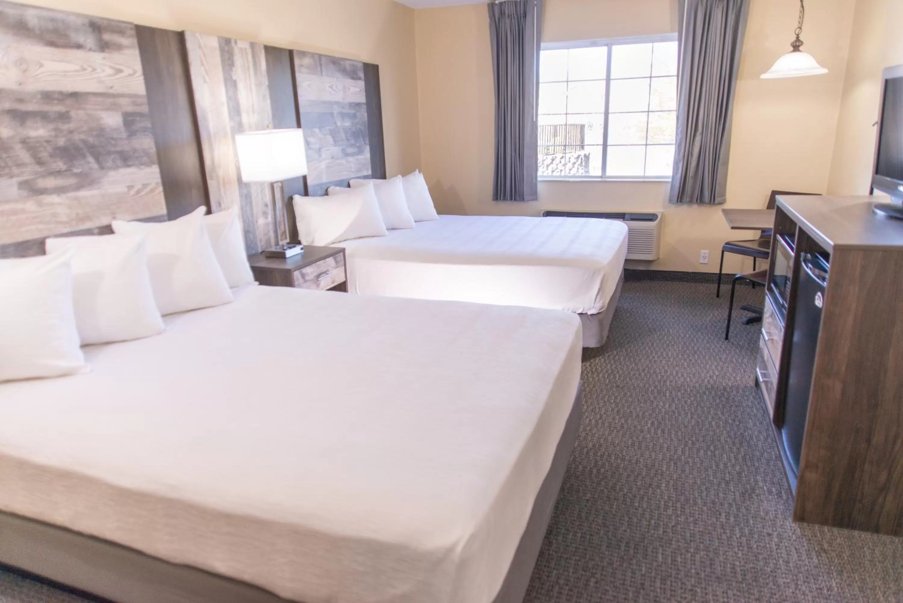 Queen Room with Two Queen Beds in The Stone Castle Hotel & Conference Center