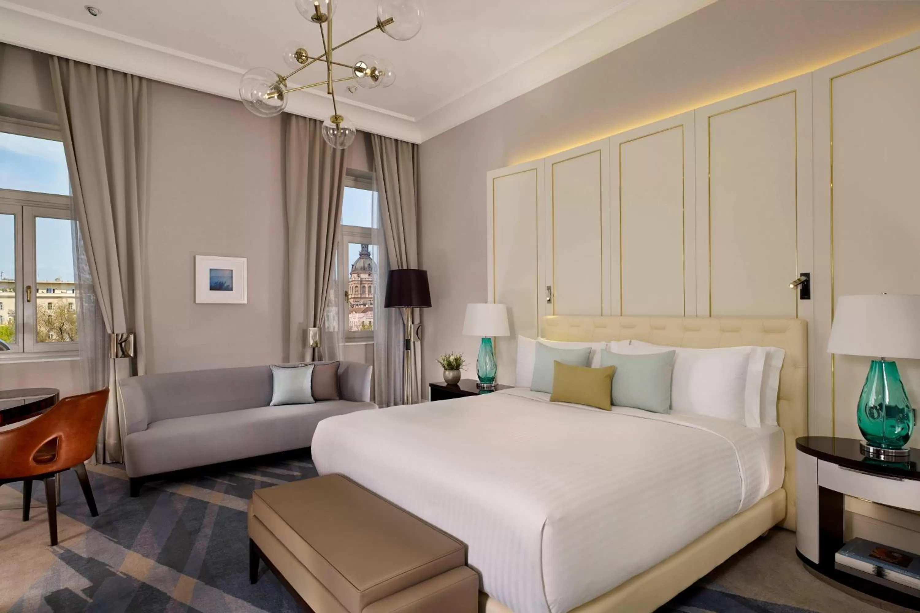 Deluxe King Room in Al Habtoor Palace Budapest, Preferred Hotels & Resorts