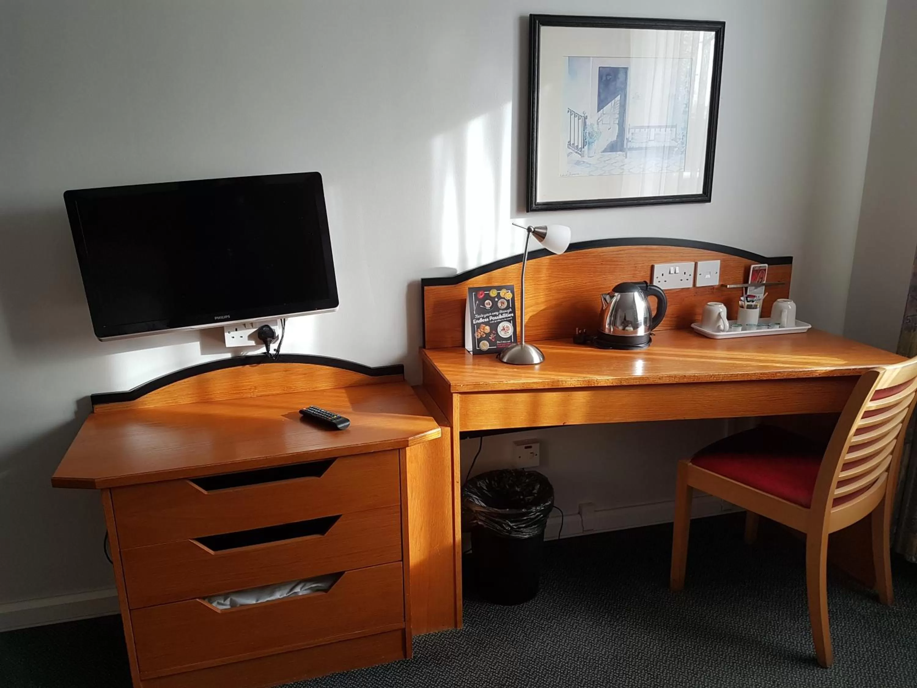 Accessible Standard Twin Room in ibis Cardiff Gate - International Business Park