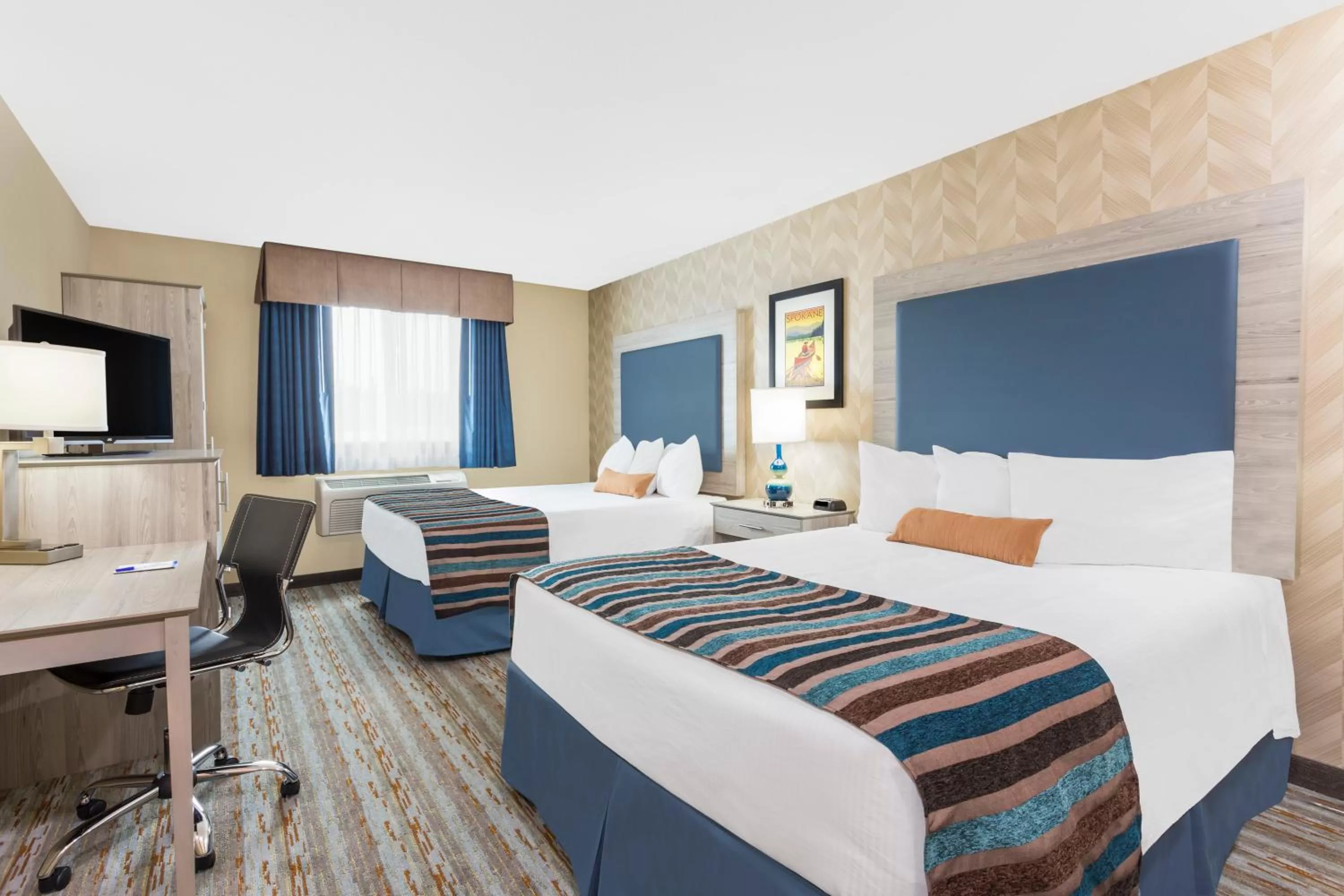 Queen Room with Two Queen Beds in SilverStone Inn & Suites Spokane Valley