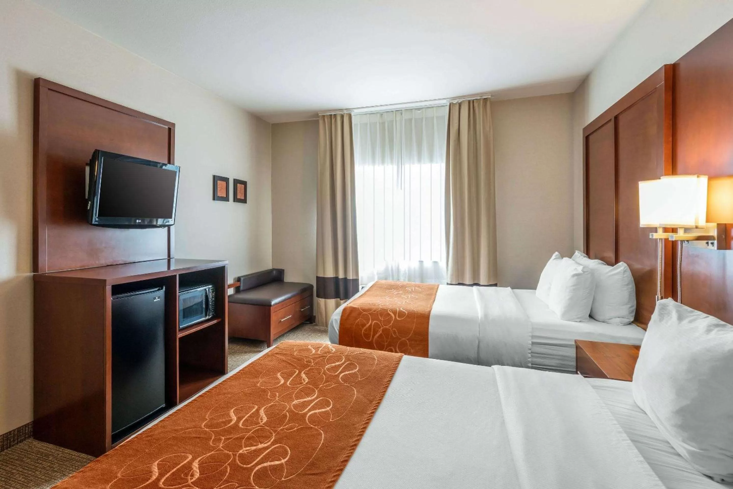 Queen Suite with Two Queen Beds - Non-Smoking in Comfort Suites Yakima