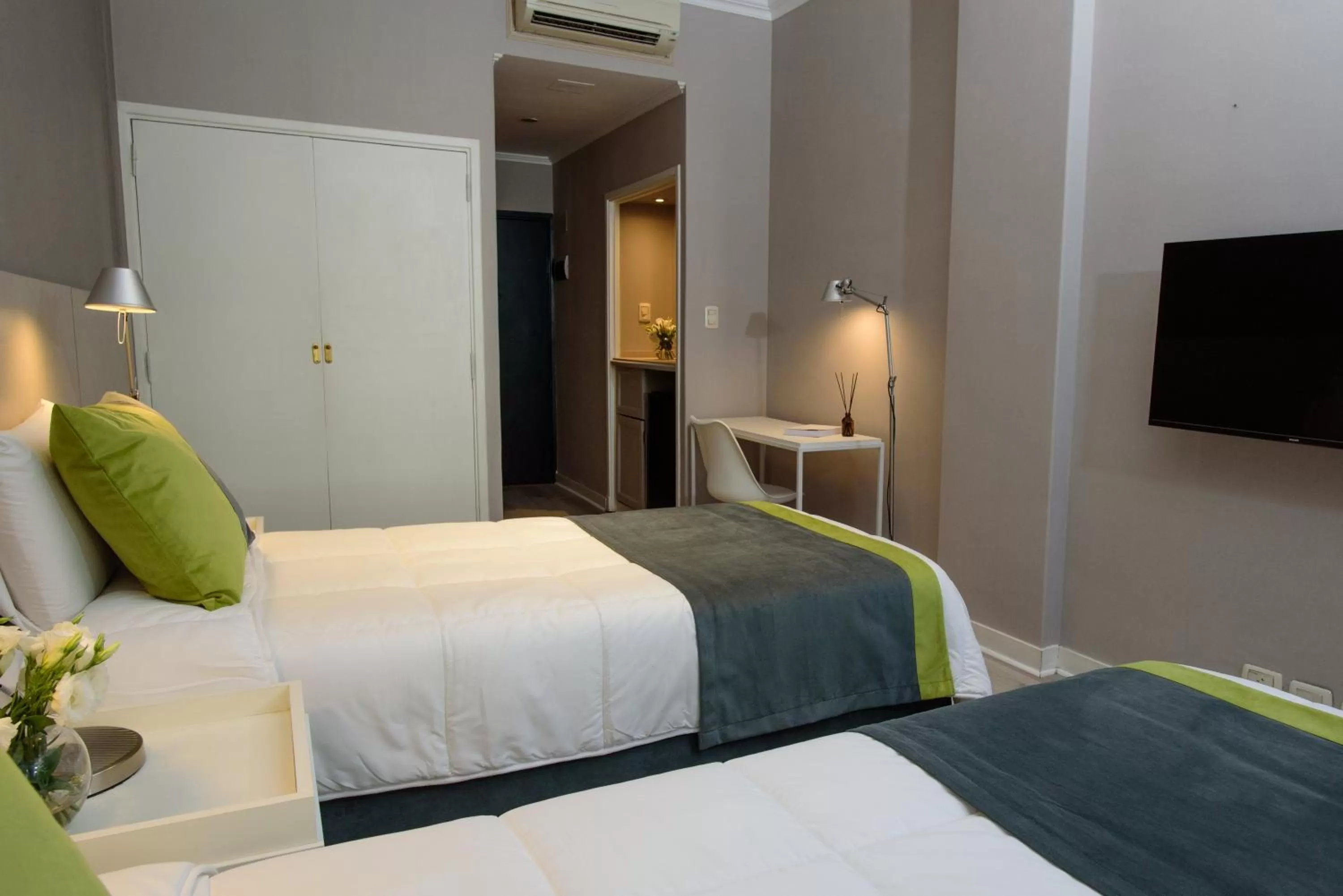 Deluxe Double or Twin Room in SuMa Recoleta Hotel