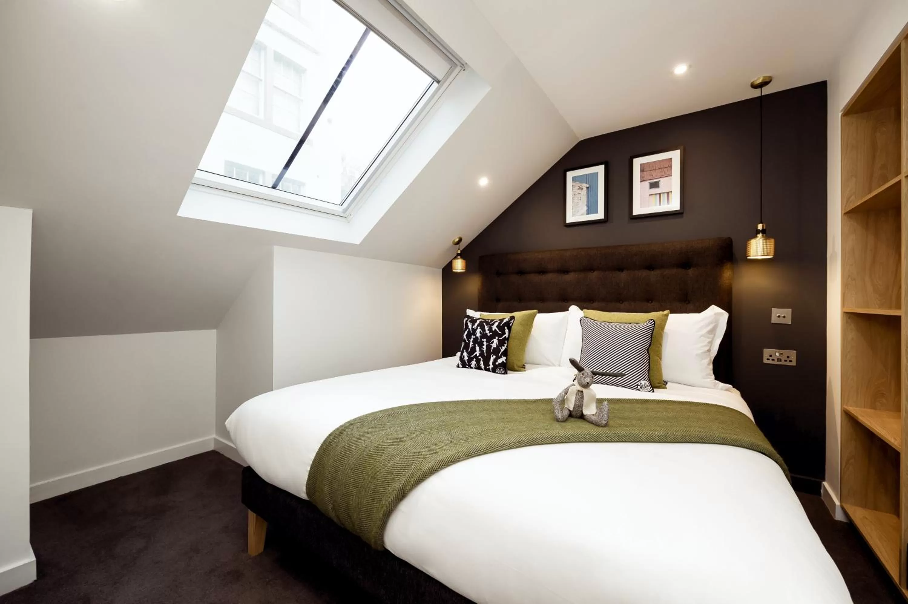 One Twin Bedroom Apartment with Castle View in Wilde Aparthotels Edinburgh Grassmarket