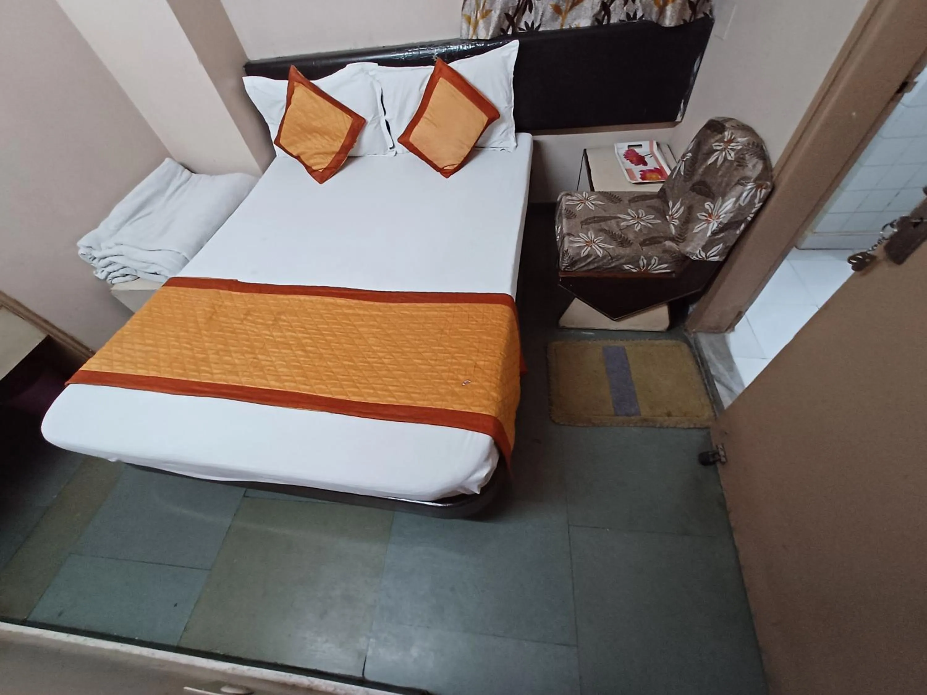 Standard Double Room with Shared Bathroom in Kailash Hotel