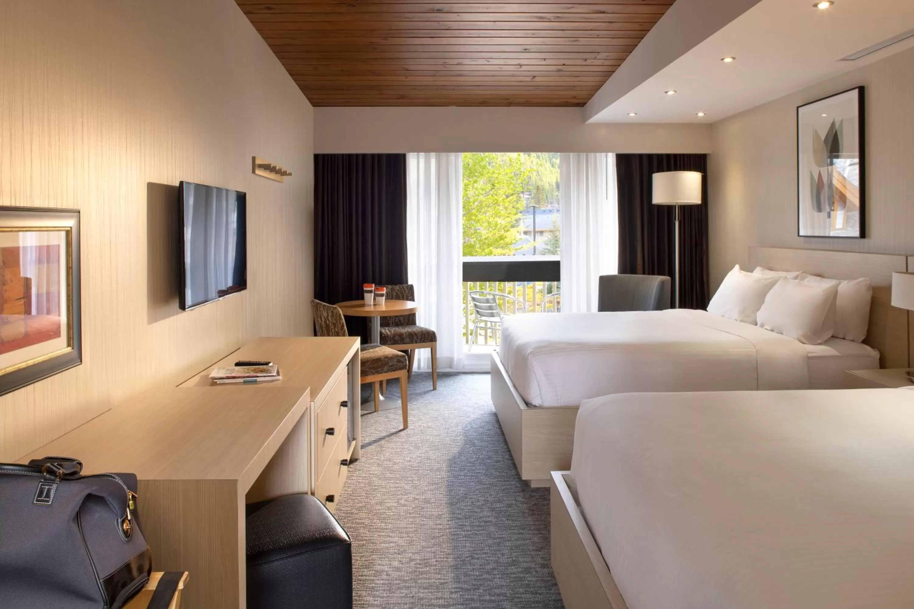 Premium Queen Room with Two Queen beds with Bath in Banff Aspen Lodge