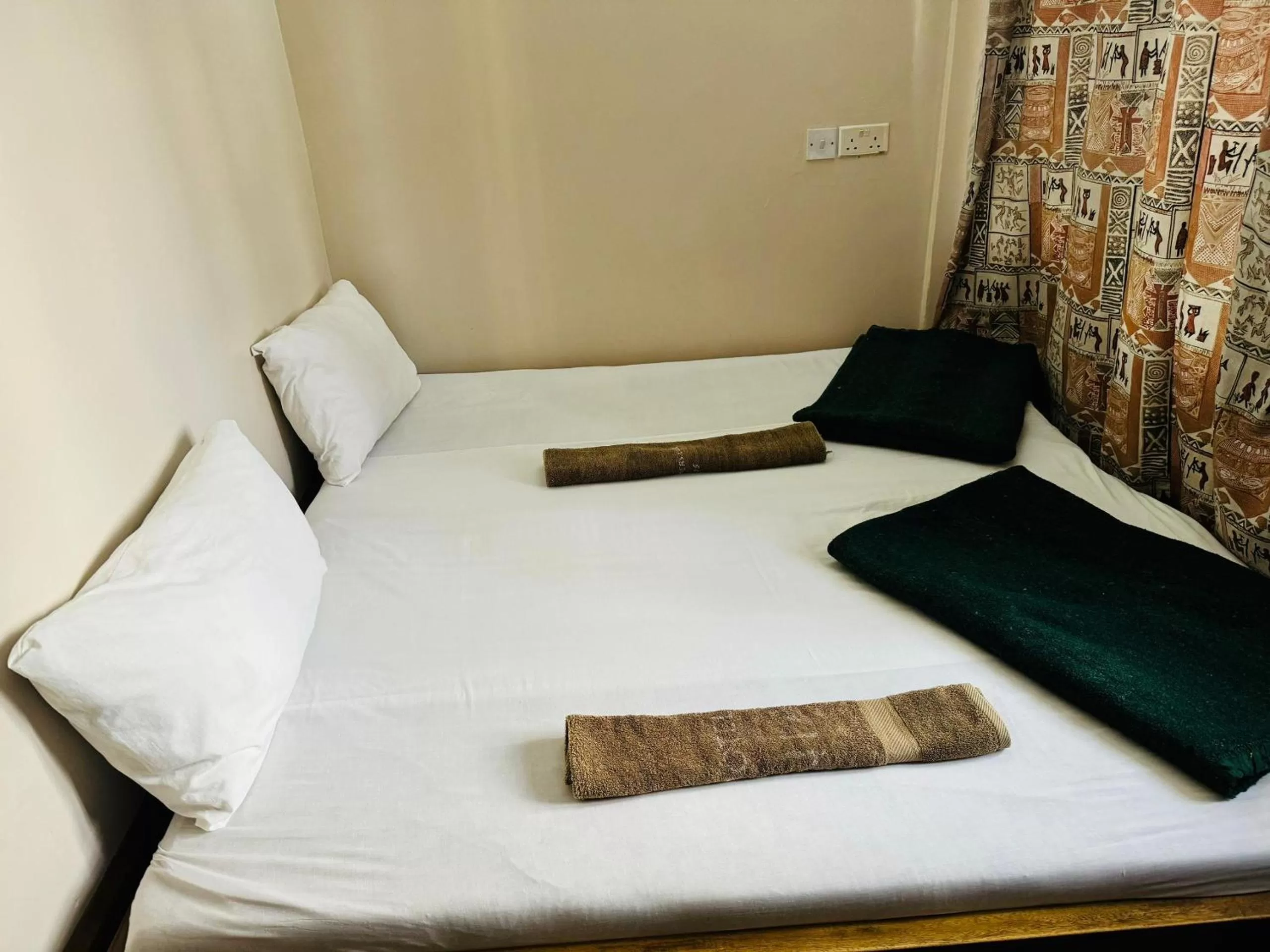 Double Room with Shared Bathroom in Arusha Backpackers Hotel