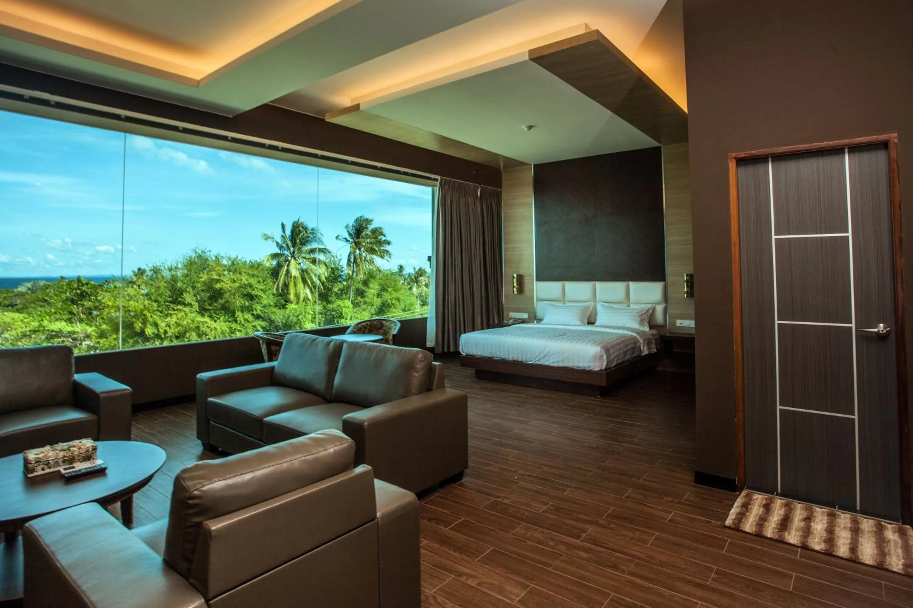 Deluxe Suite in Friendly Hotel