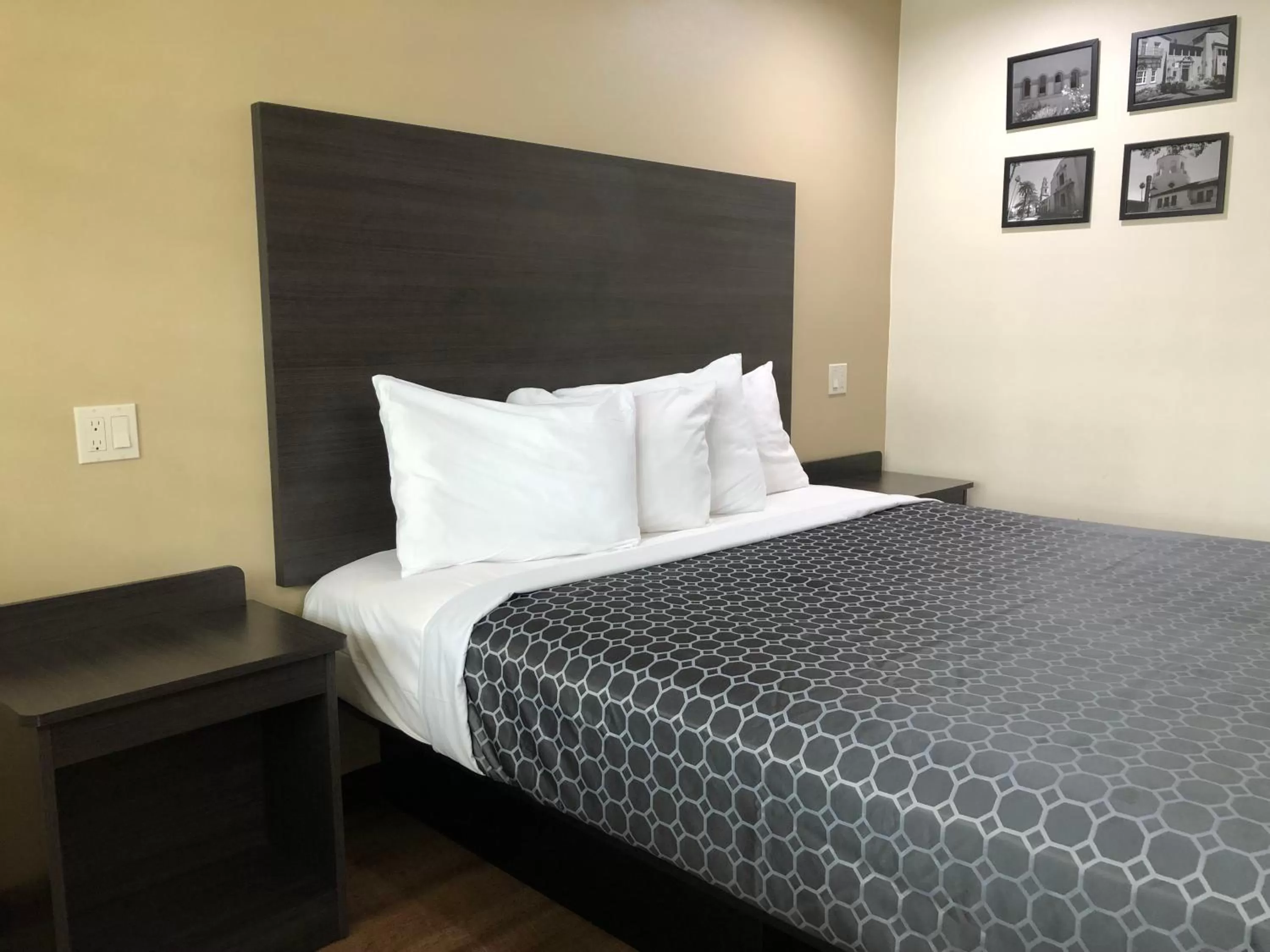 Simply Home Inn &amp; Suites - Riverside