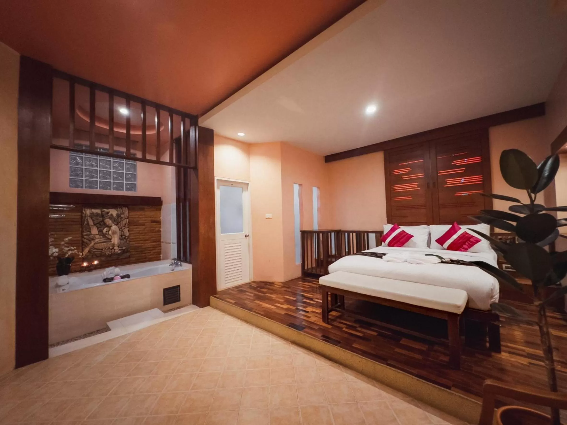 Deluxe Suite with Spa Bath in Suan Palm Garden View