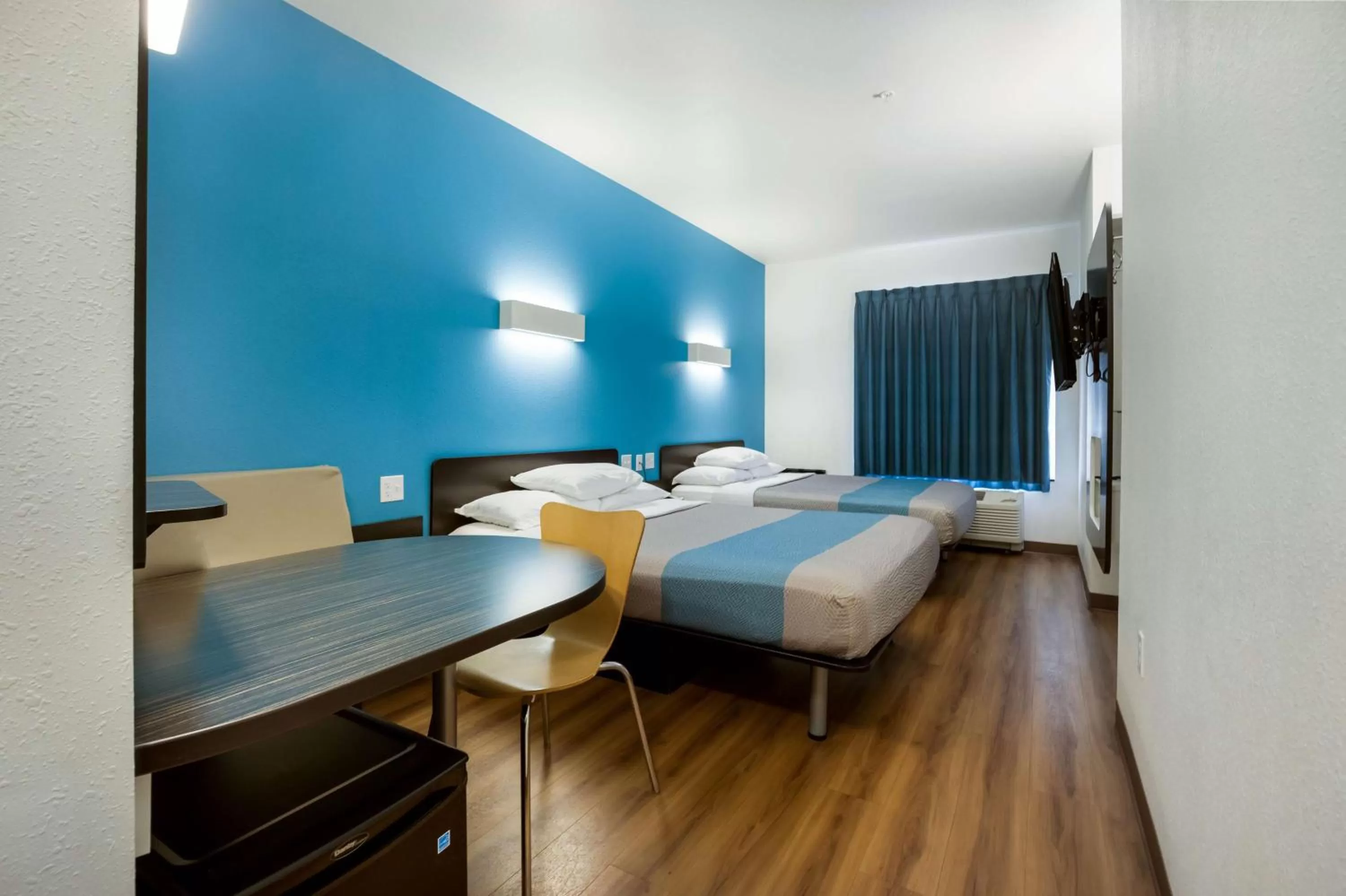 Deluxe Queen Suite - Non-Smoking in Motel 6-Poplar Bluff, MO