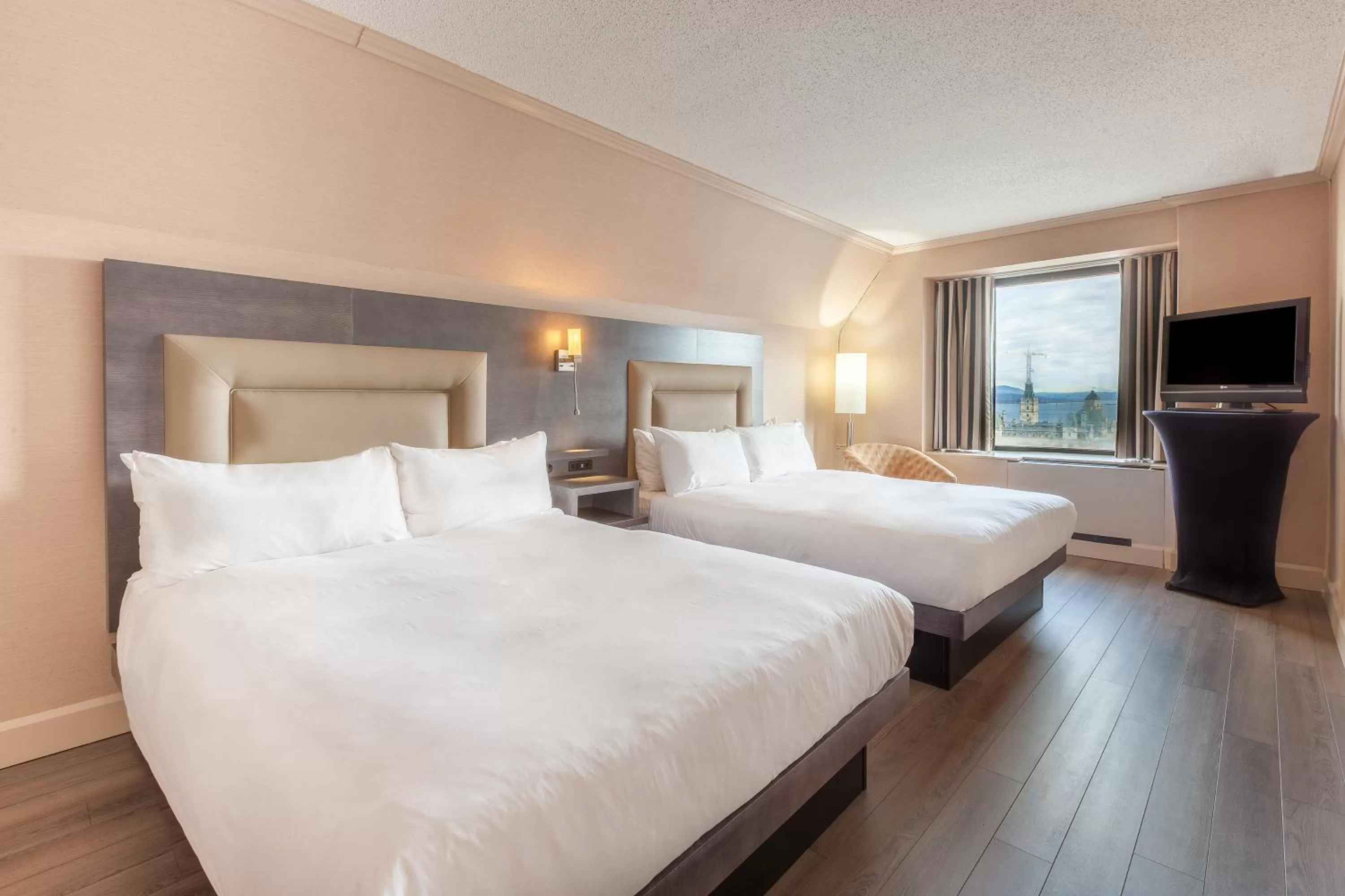 Junior Suite in Hôtel Le Concorde Québec