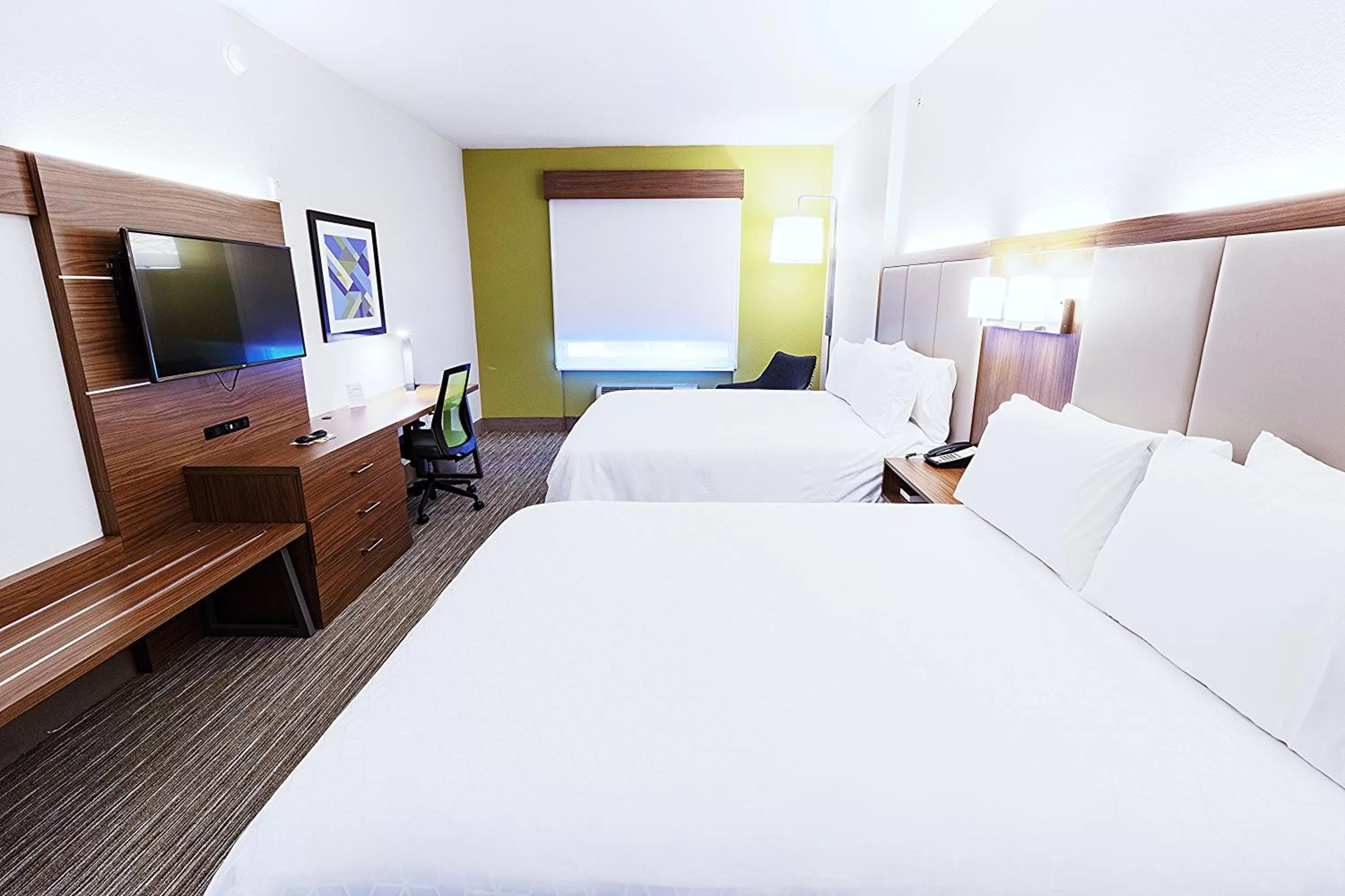 Standard Queen Room with Two Queen Beds in Holiday Inn Express Hotel & Suites Crestview South I-10 by IHG