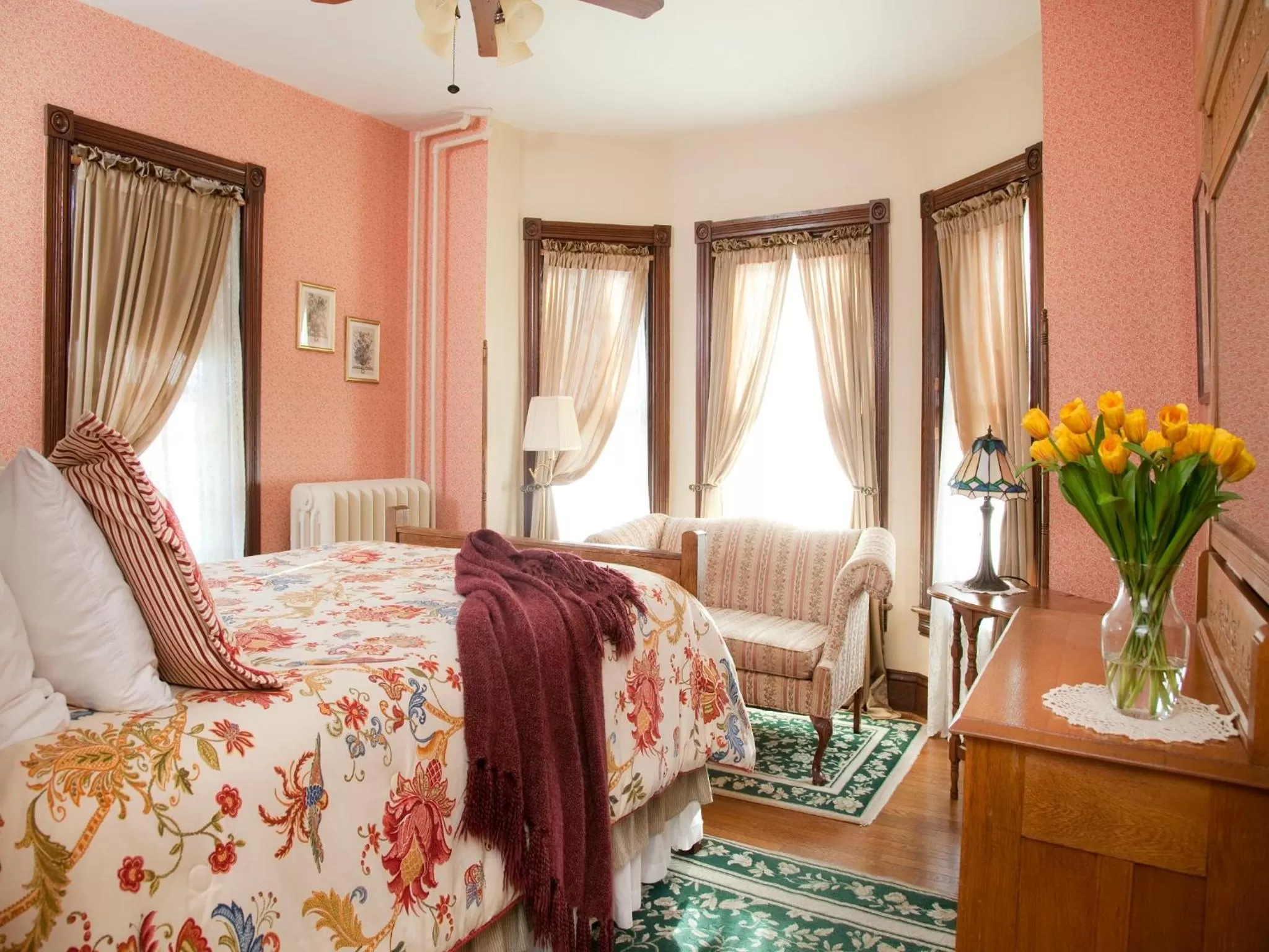 Standard Queen Room in Brickhouse Inn B&B