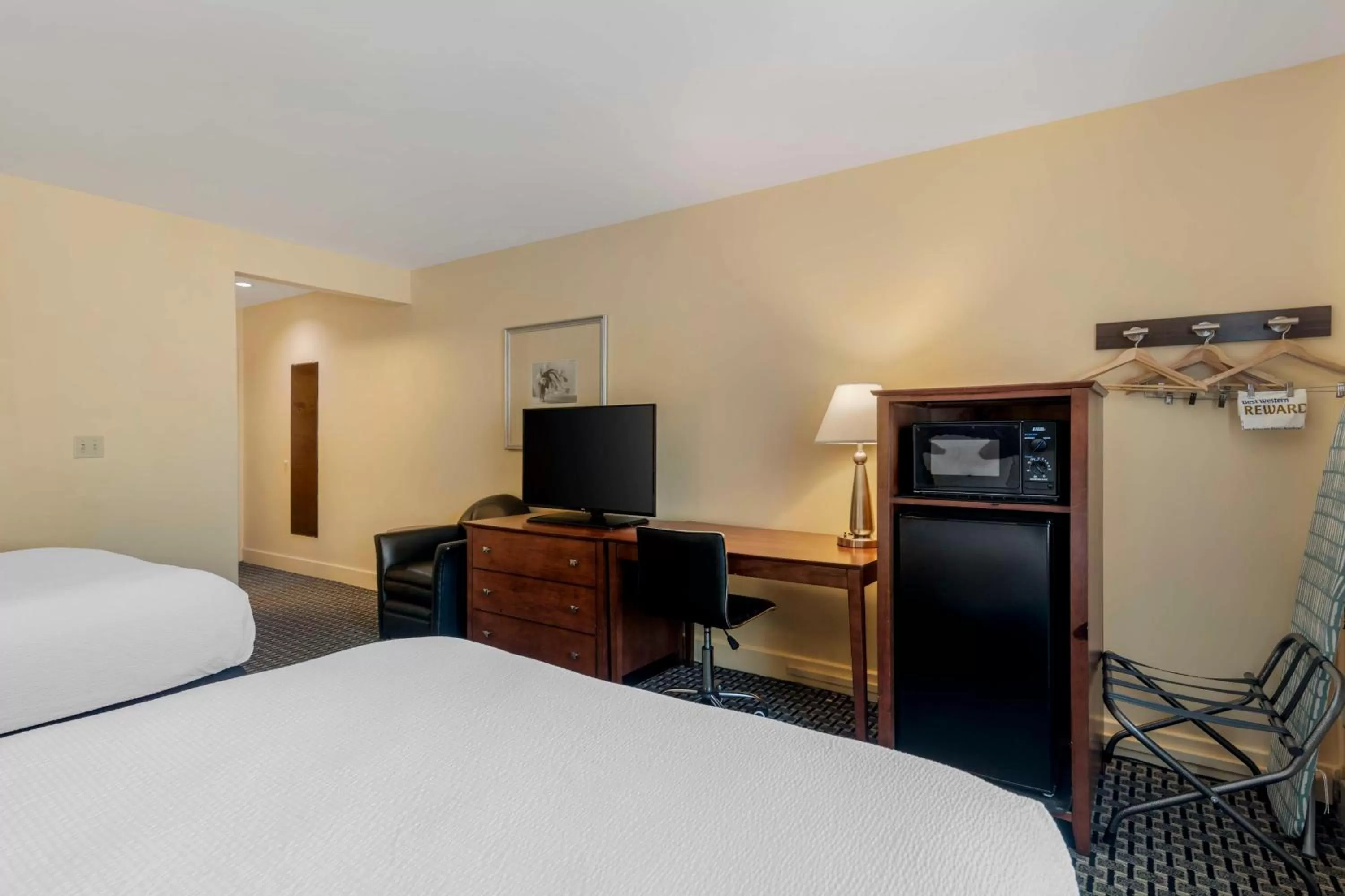 Queen Room with Two Queen Beds - Non-Smoking/Pet Friendly in Best Western Plus Brunswick Bath