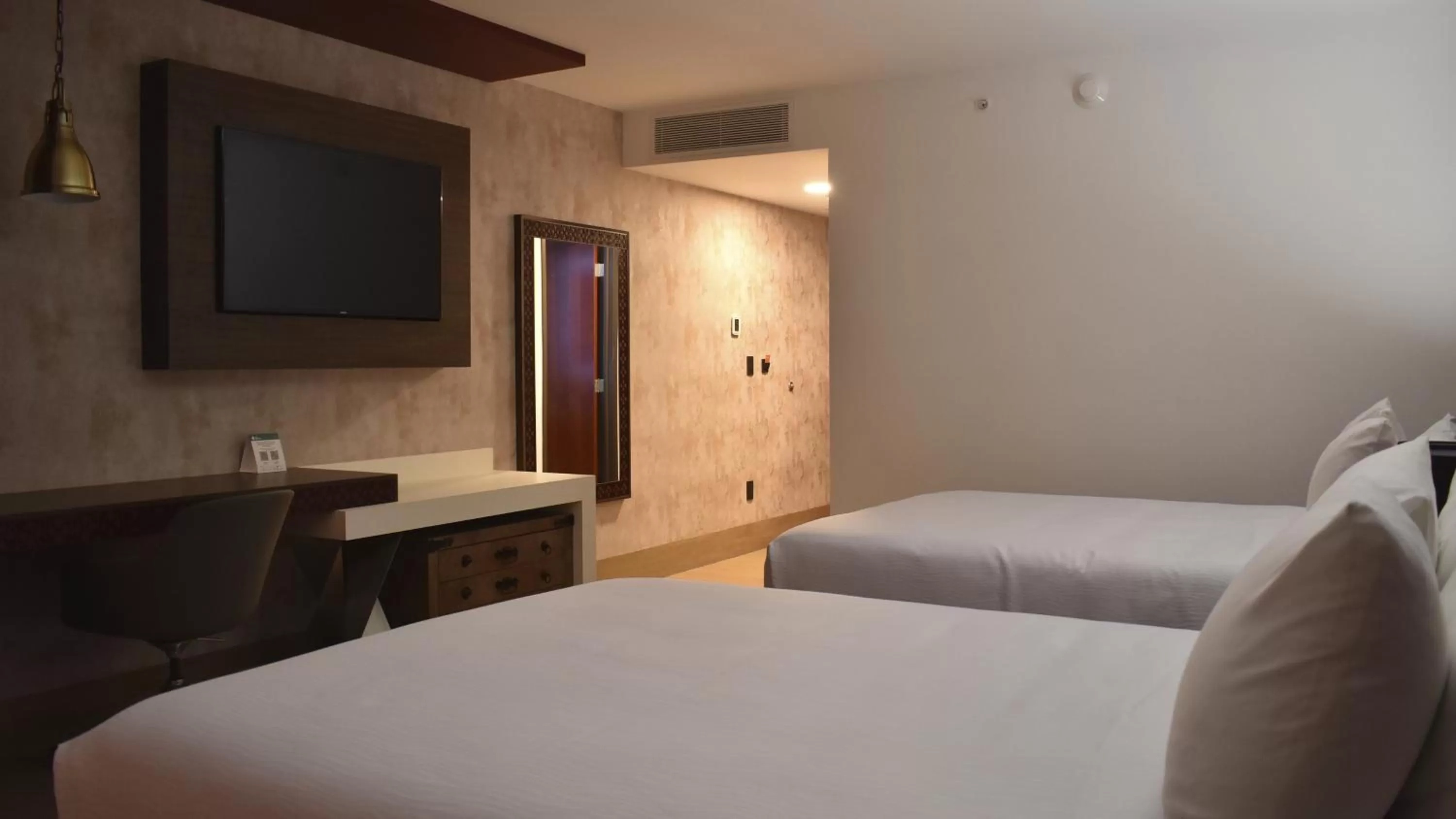 Superior Twin Room - Non-Smoking in Hotel Indigo Guanajuato by IHG