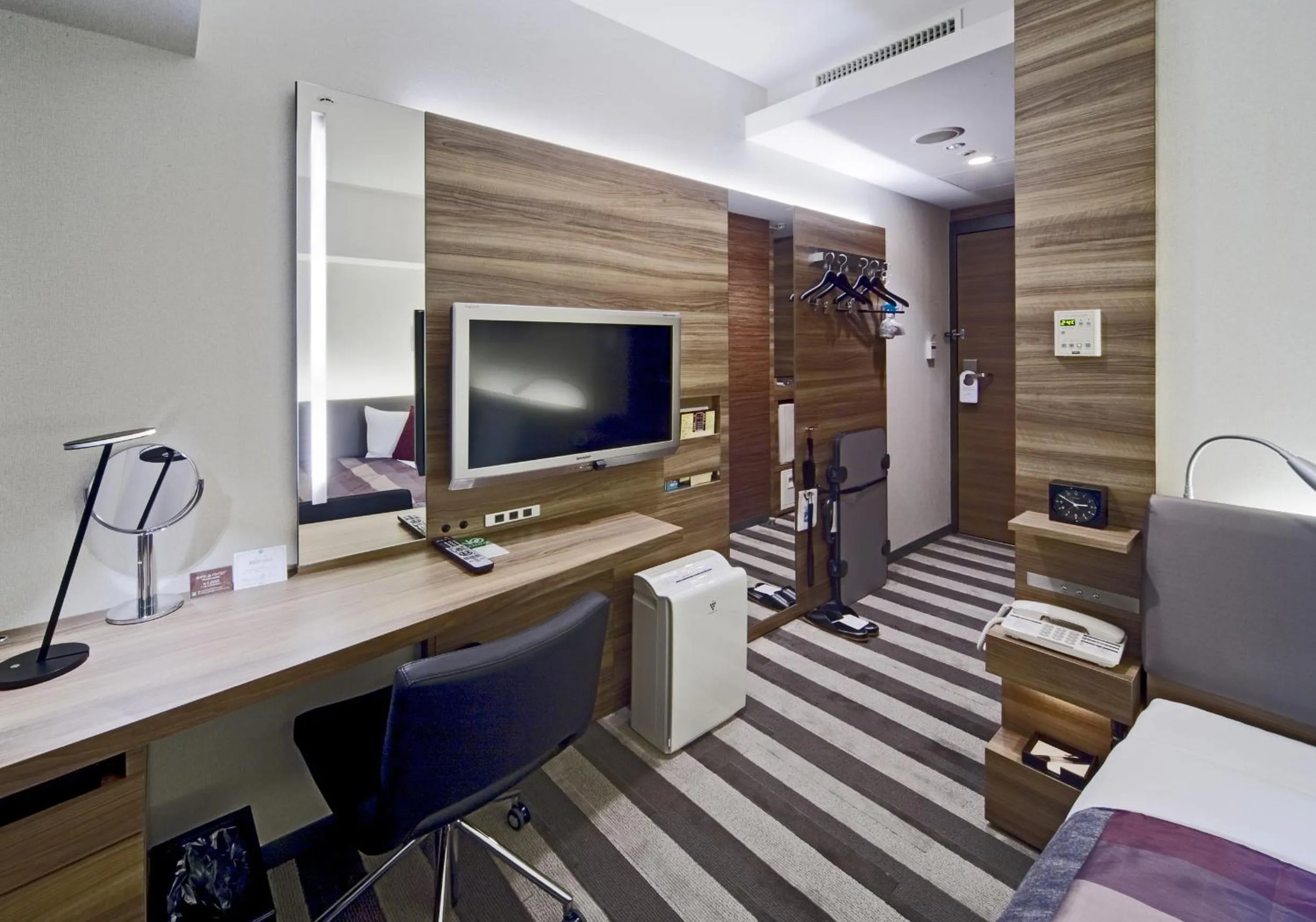 Twin Room - Non-Smoking in Tokyo Green Palace