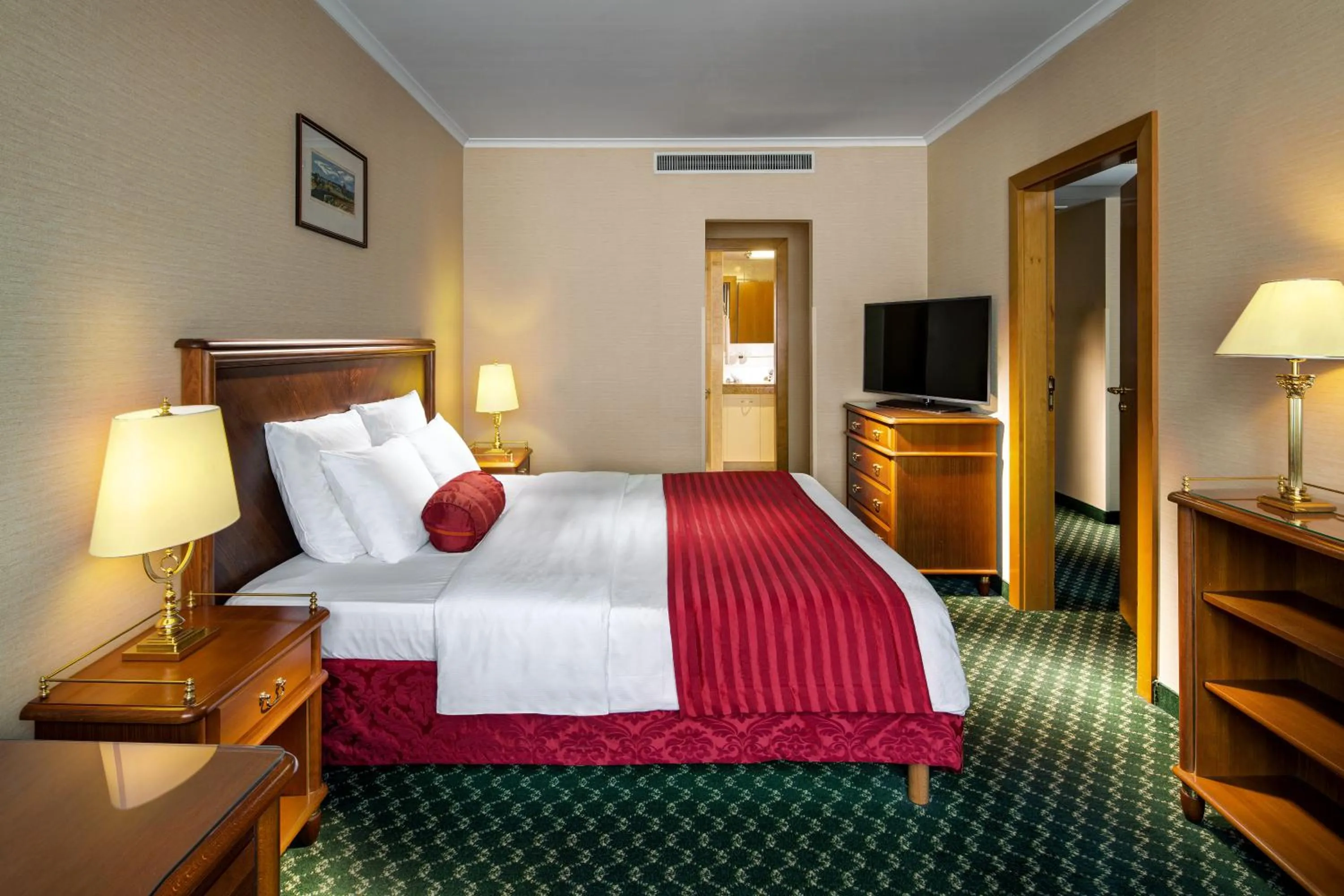 Deluxe One-Bedroom Apartment in Mamaison Residence Downtown Prague