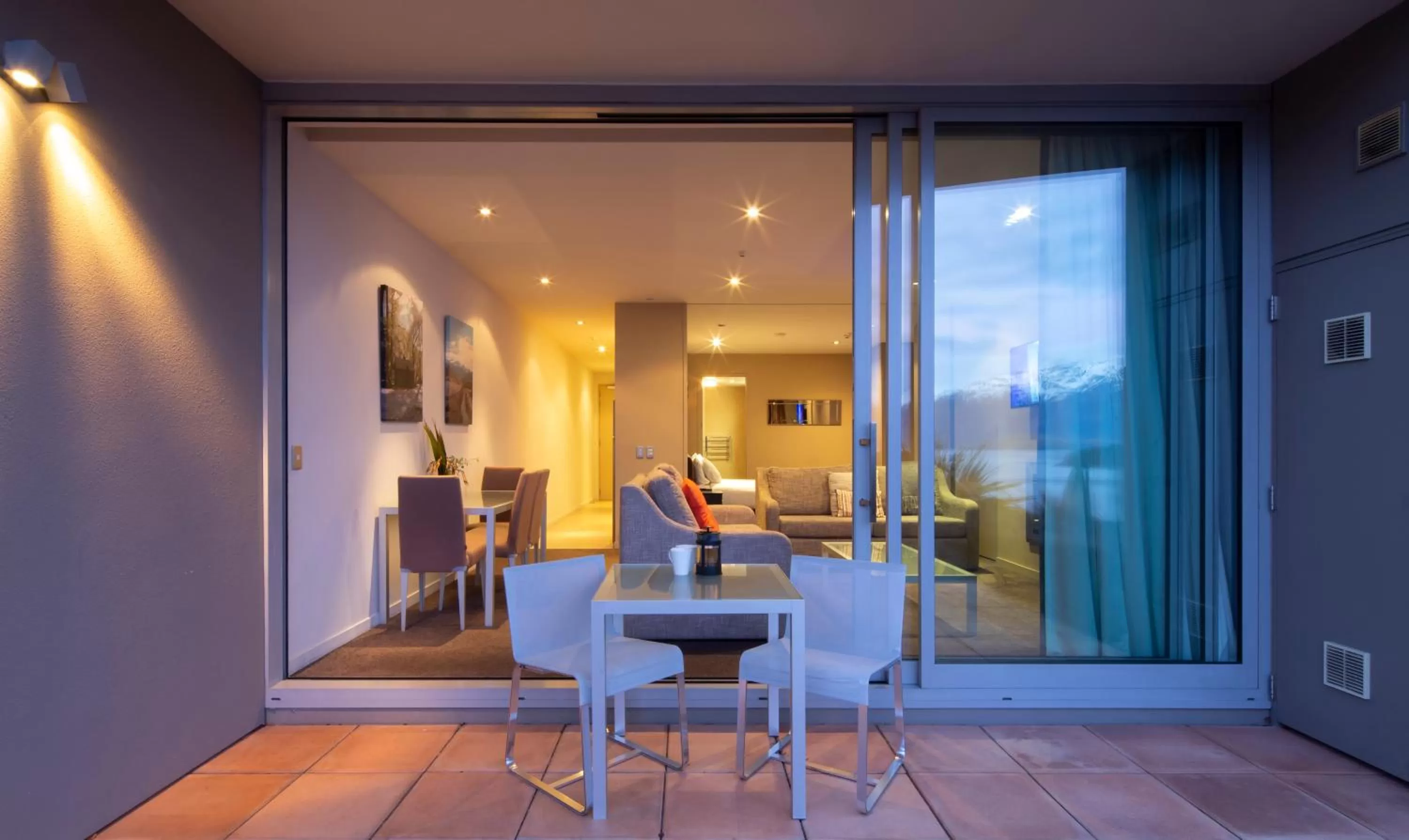 Two Bedroom Apartment with Lake View in Highview Apartments