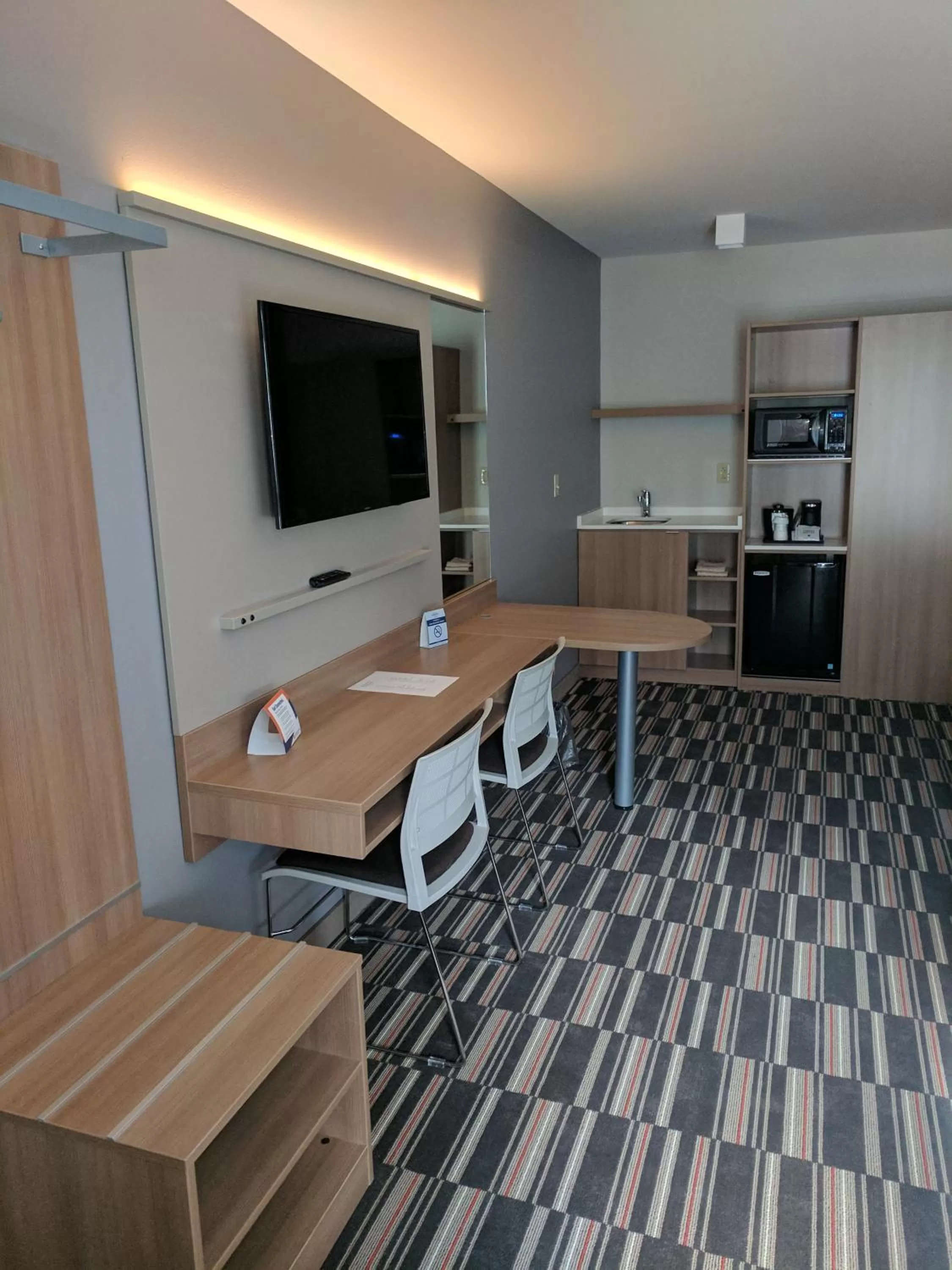 Queen Studio Suite - Non-Smoking in Microtel Inn & Suites by Wyndham Clarion