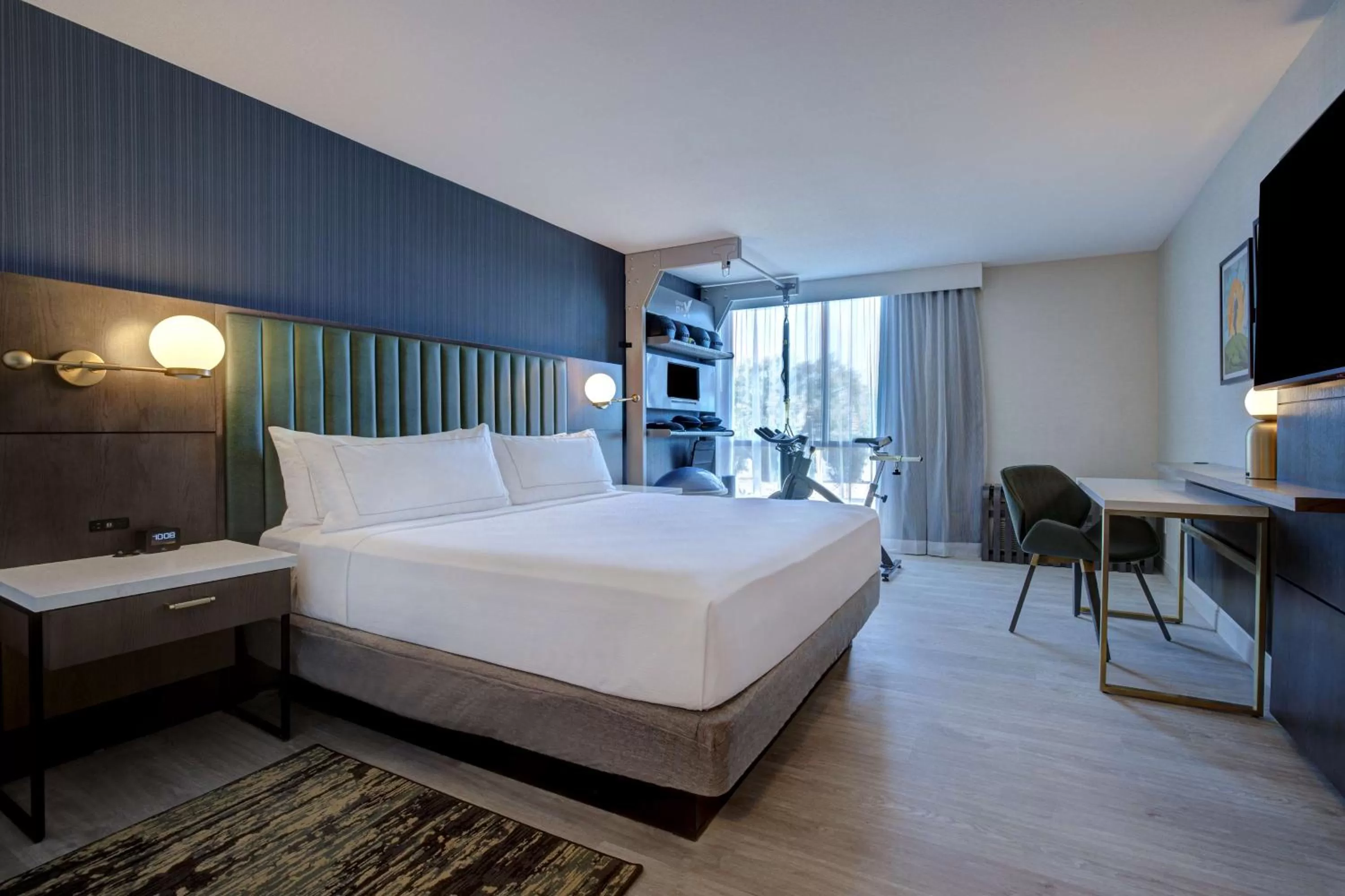 Premium King Room in Doubletree By Hilton Palmdale, Ca