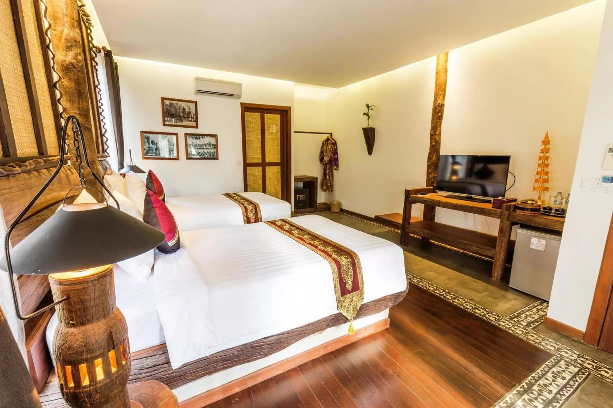 Premier Deluxe Twin  Room with Balcony in Java Wooden Villa & Residence