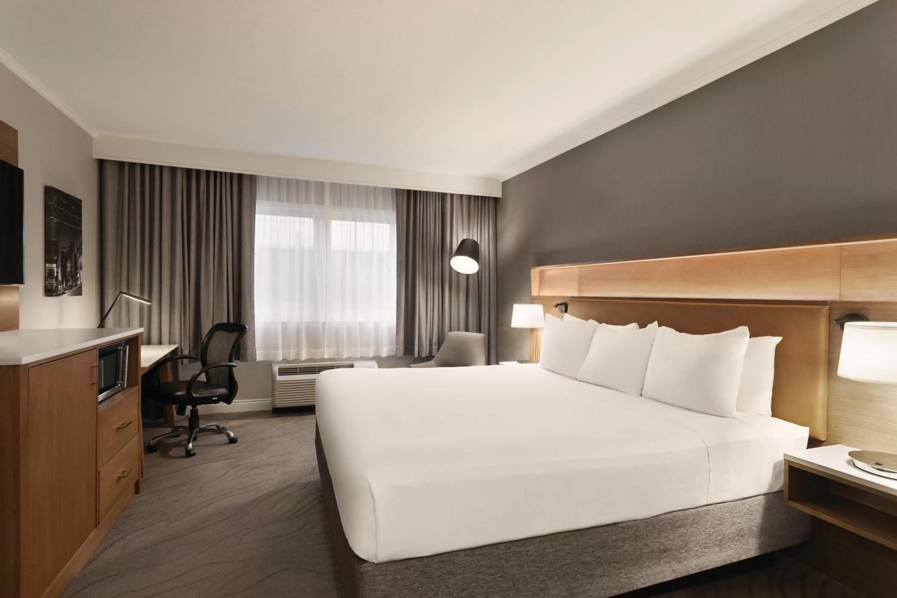 One-Bedroom King Suite in Radisson Hotel Providence Airport